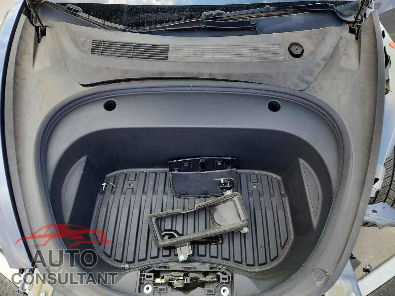 TESLA MODEL 3 2023 - 5YJ3E1EA0PF710498