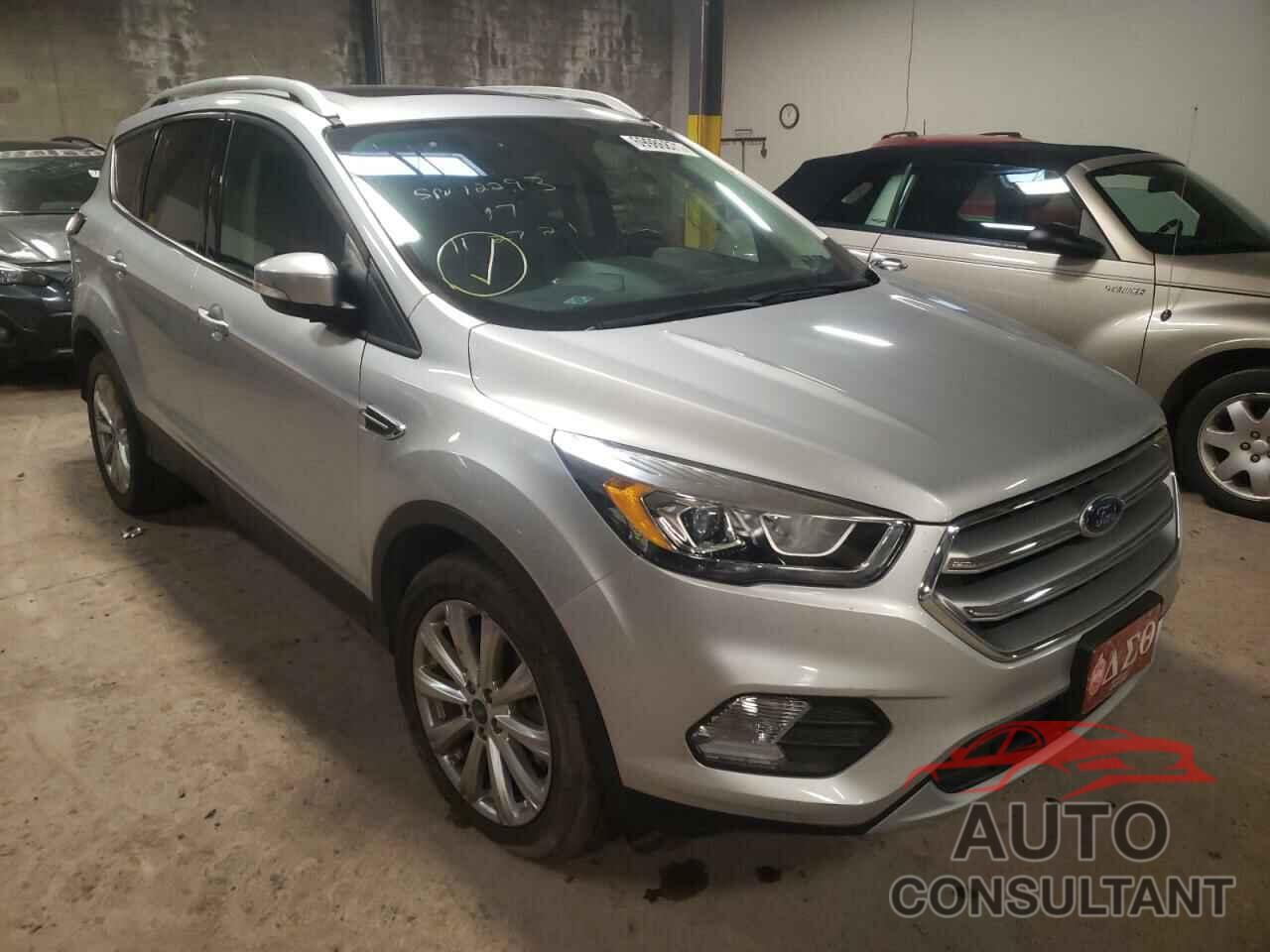FORD ESCAPE 2017 - 1FMCU9J98HUD90574