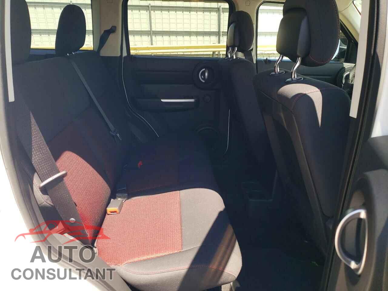 DODGE NITRO 2011 - 1D4PU6GX4BW537885