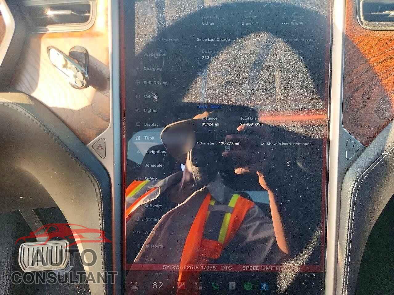 TESLA MODEL X 2018 - 5YJXCAE25JF117775