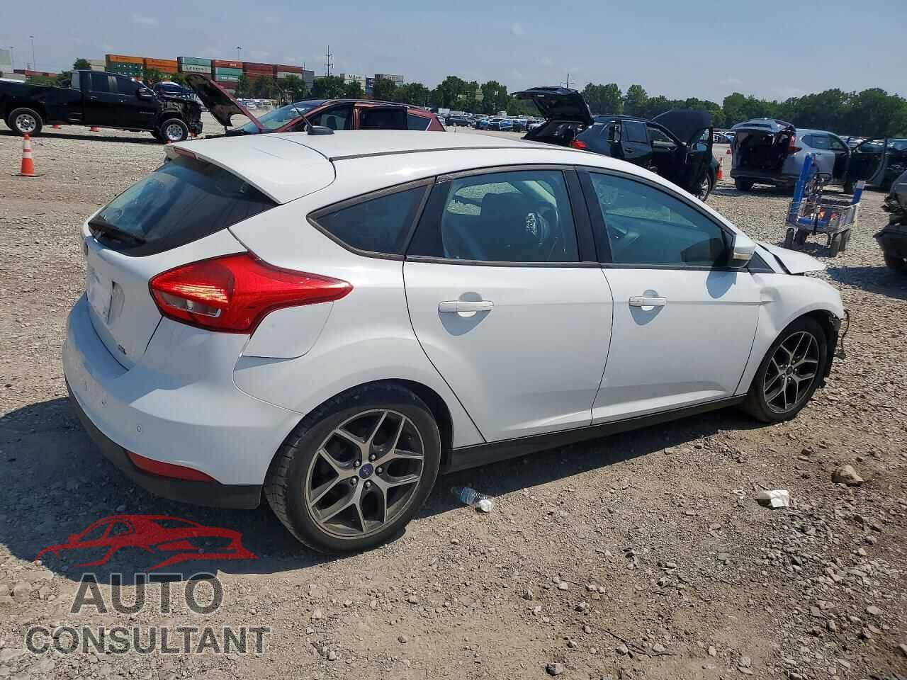 FORD FOCUS 2017 - 1FADP3M28HL213739
