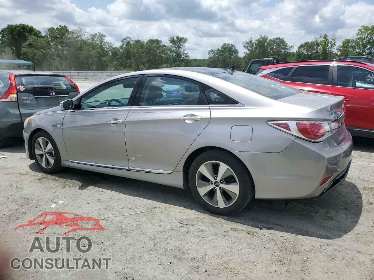 HYUNDAI SONATA 2011 - KMHEC4A47BA000821