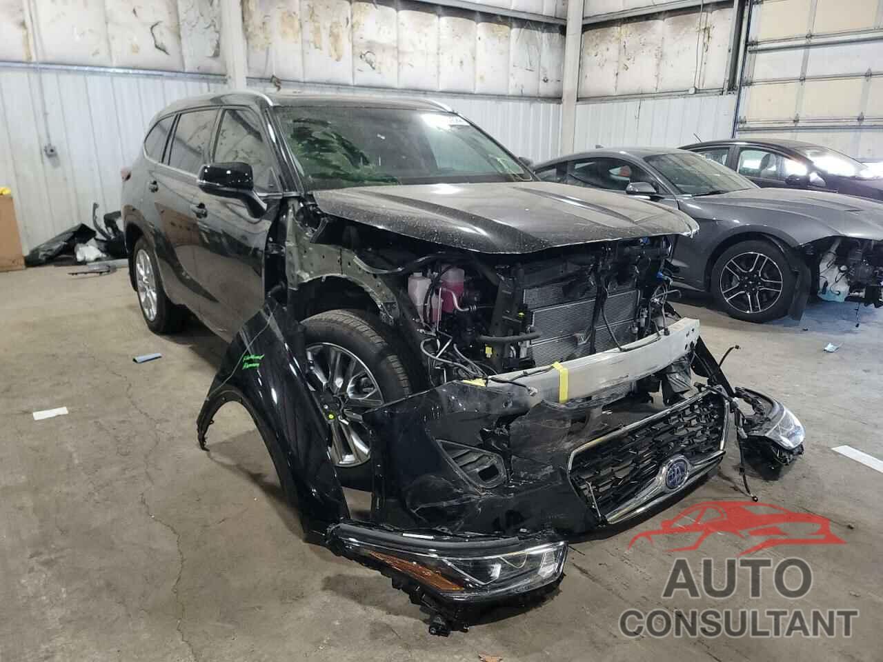 TOYOTA HIGHLANDER 2022 - 5TDXBRCH7NS552680