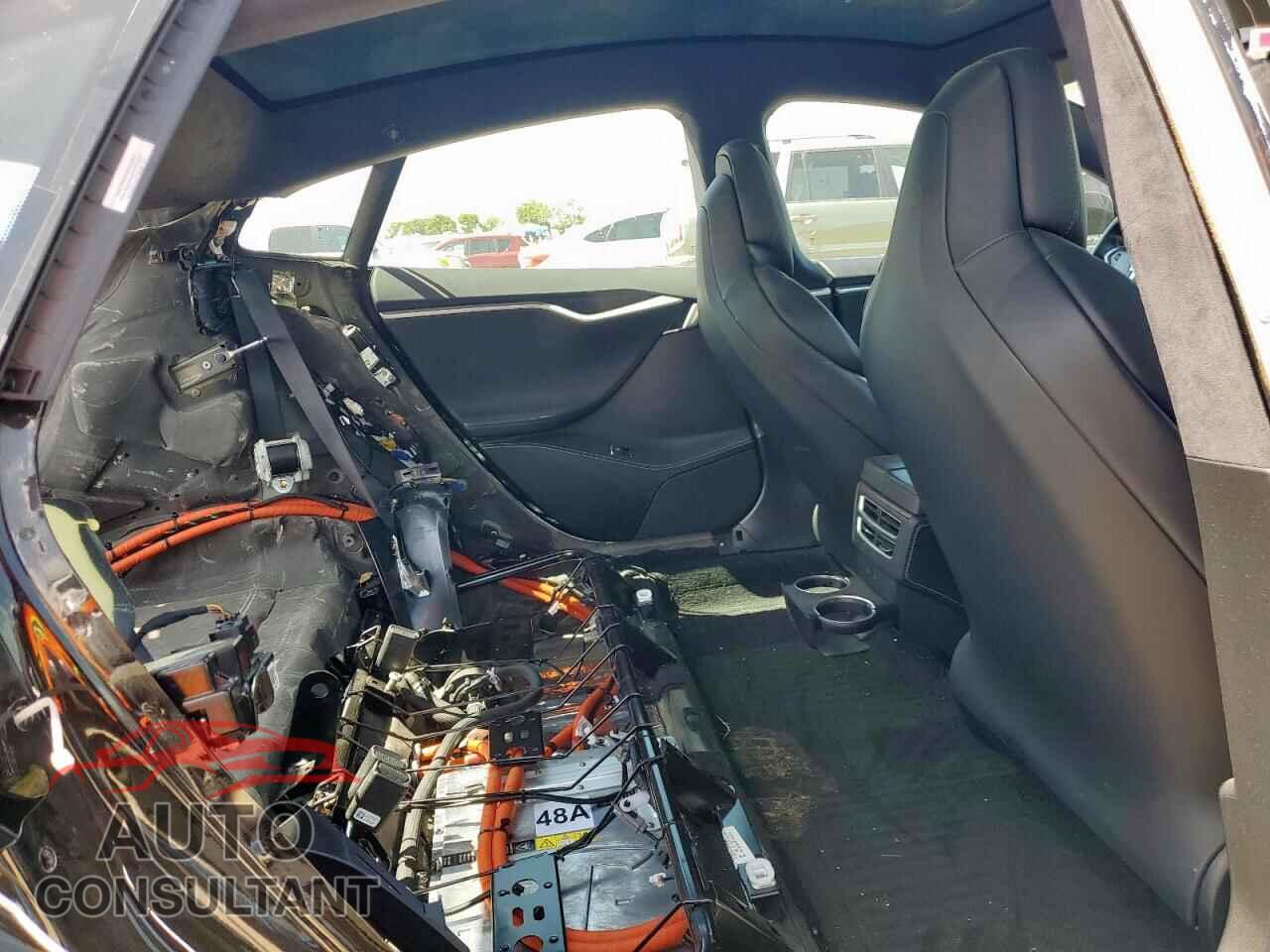 TESLA MODEL S 2018 - 5YJSA1E25JF235938