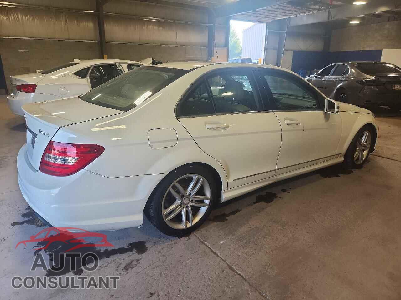 MERCEDES-BENZ C-CLASS 2012 - WDDGF8BB9CF912496