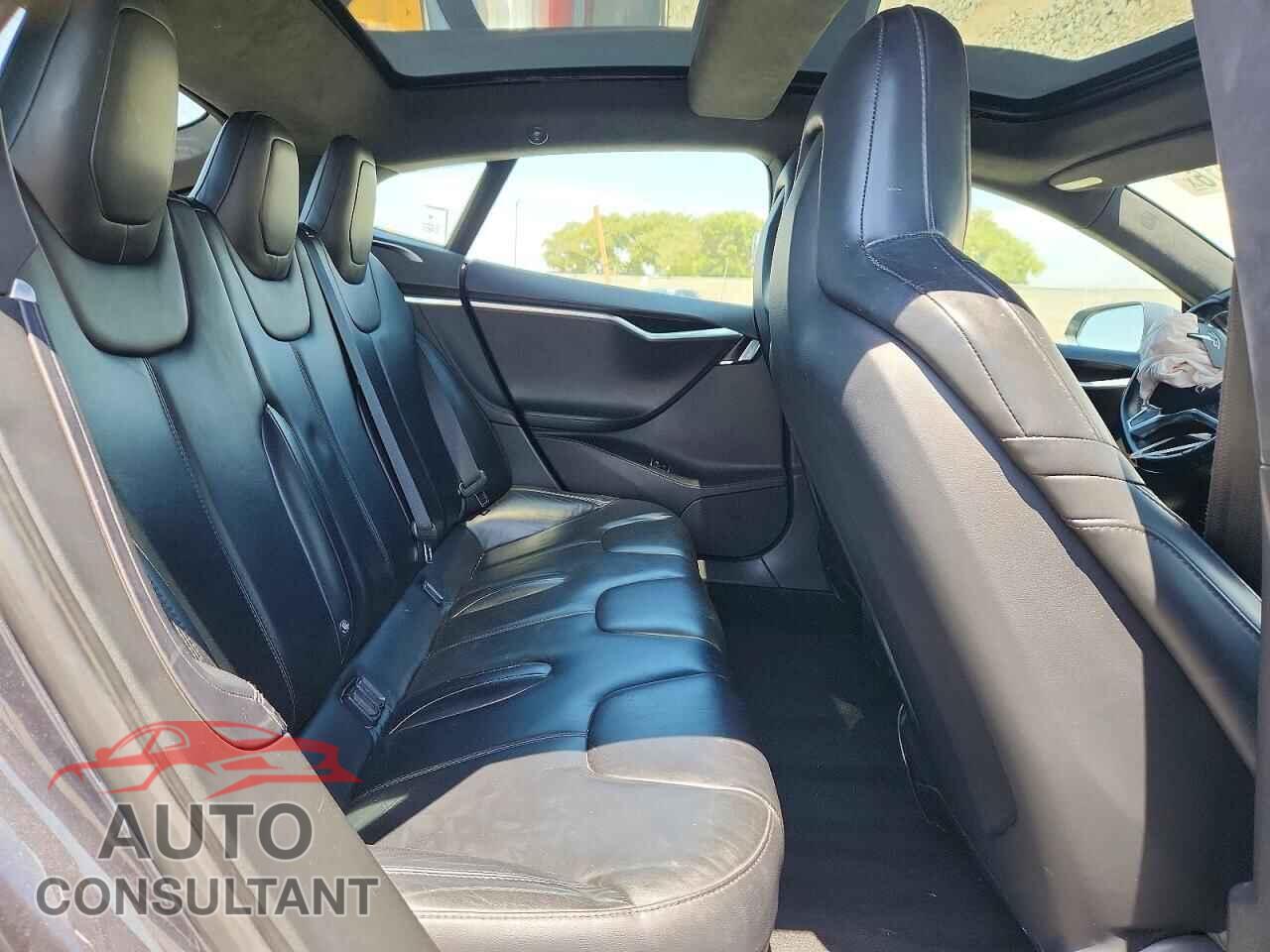 TESLA MODEL S 2016 - 5YJSA1E17GF170526