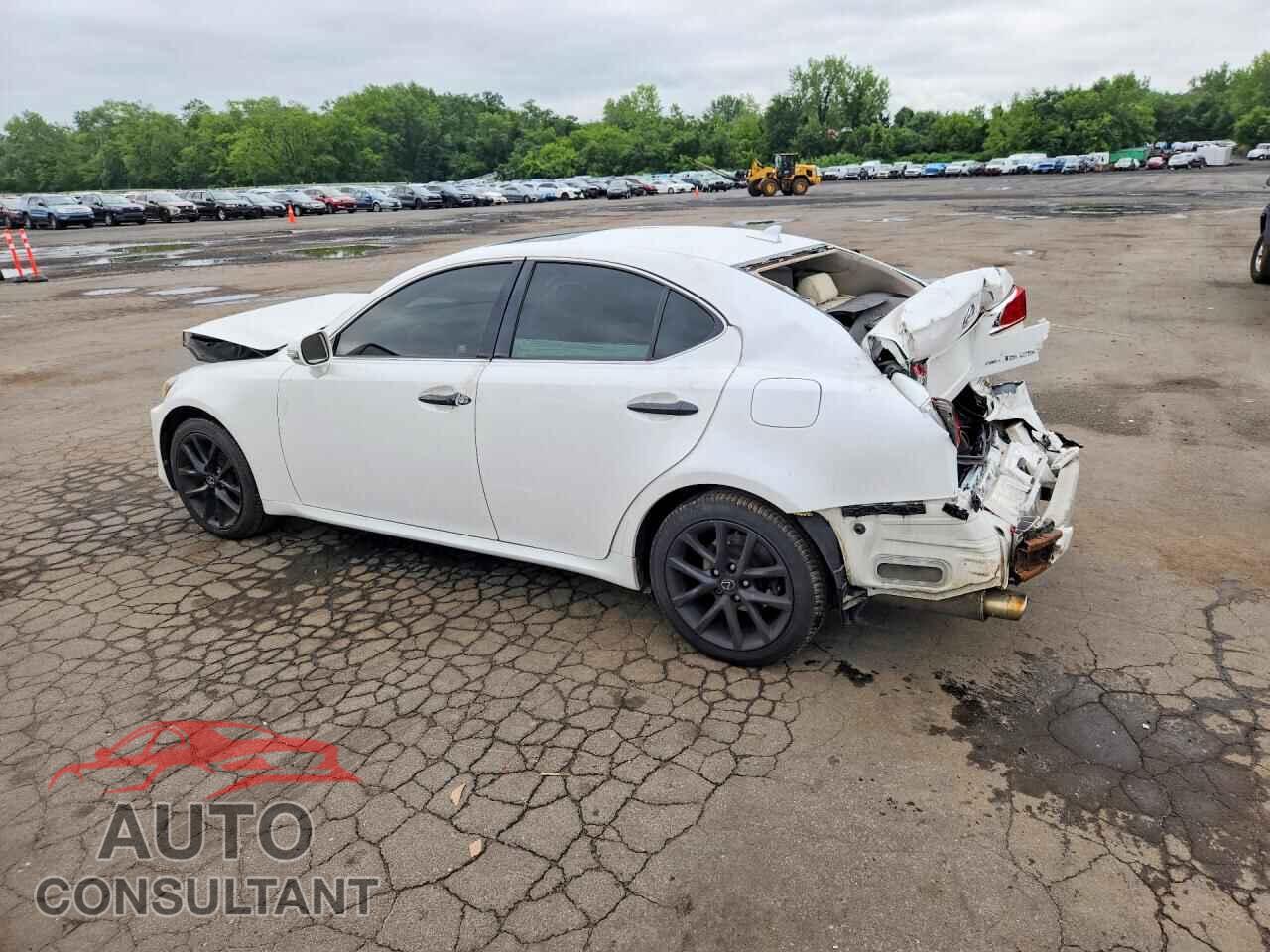 LEXUS IS 2011 - JTHCF5C22B5051817