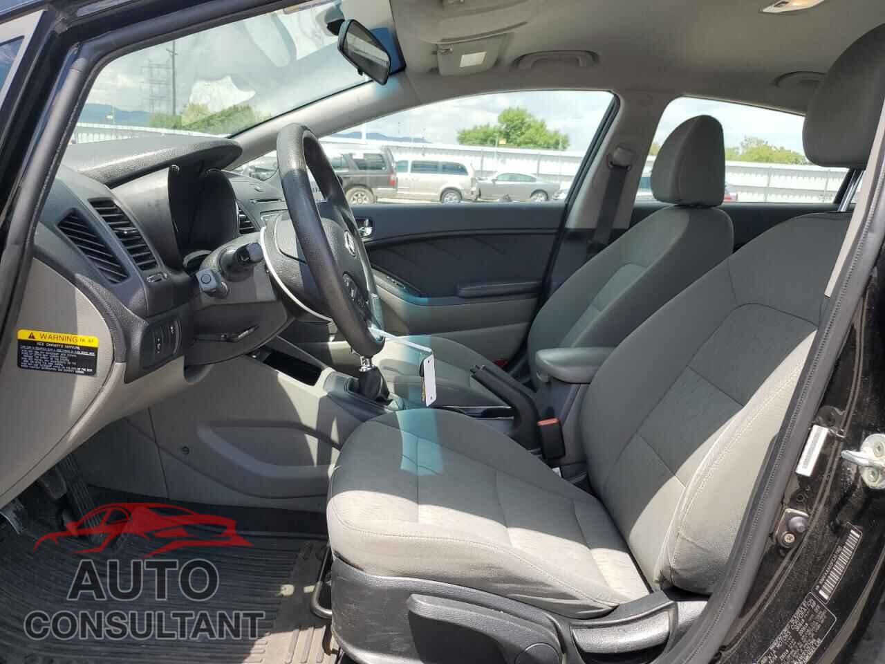 KIA FORTE 2015 - KNAFK4A65F5267366