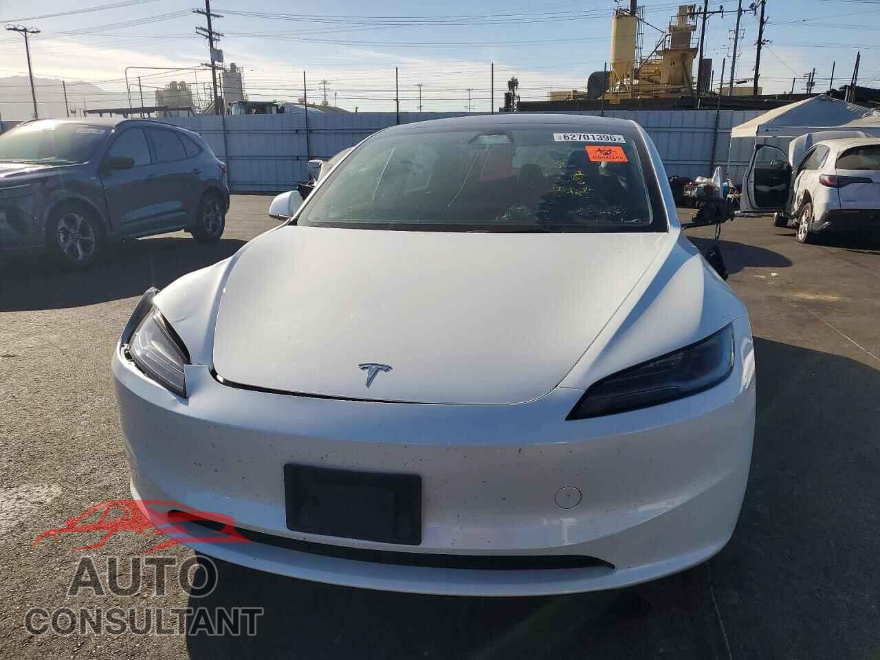 TESLA MODEL 3 2025 - 5YJ3E1EA9SF042323