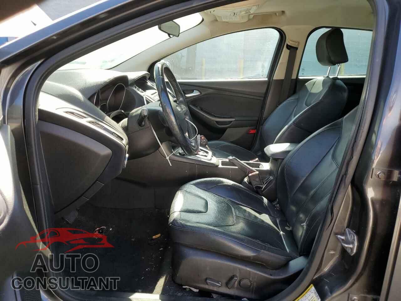 FORD FOCUS 2015 - 1FADP3K2XFL375176