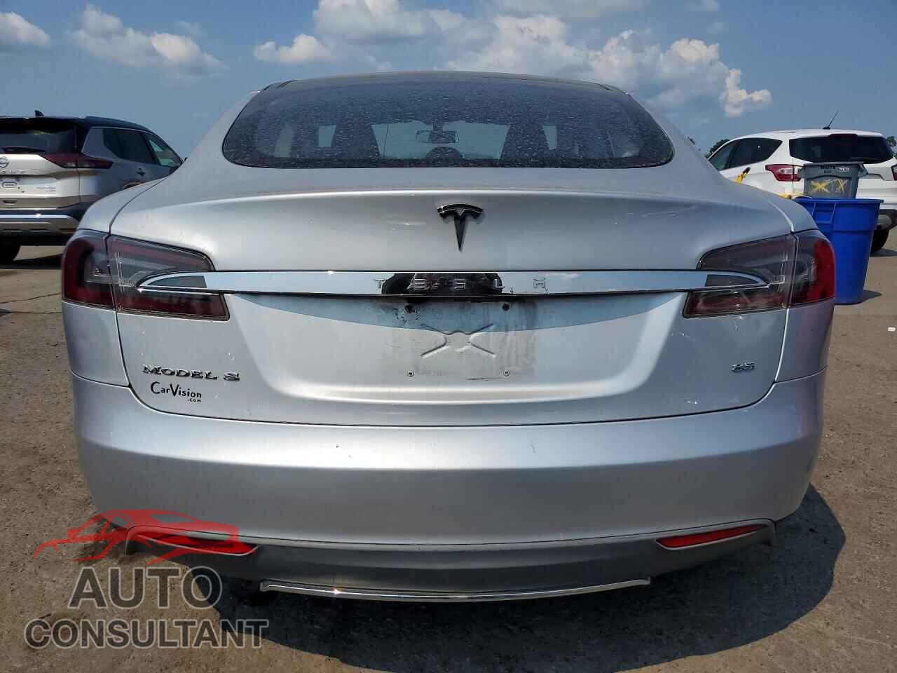 TESLA MODEL S 2013 - 5YJSA1DN0DFP18656