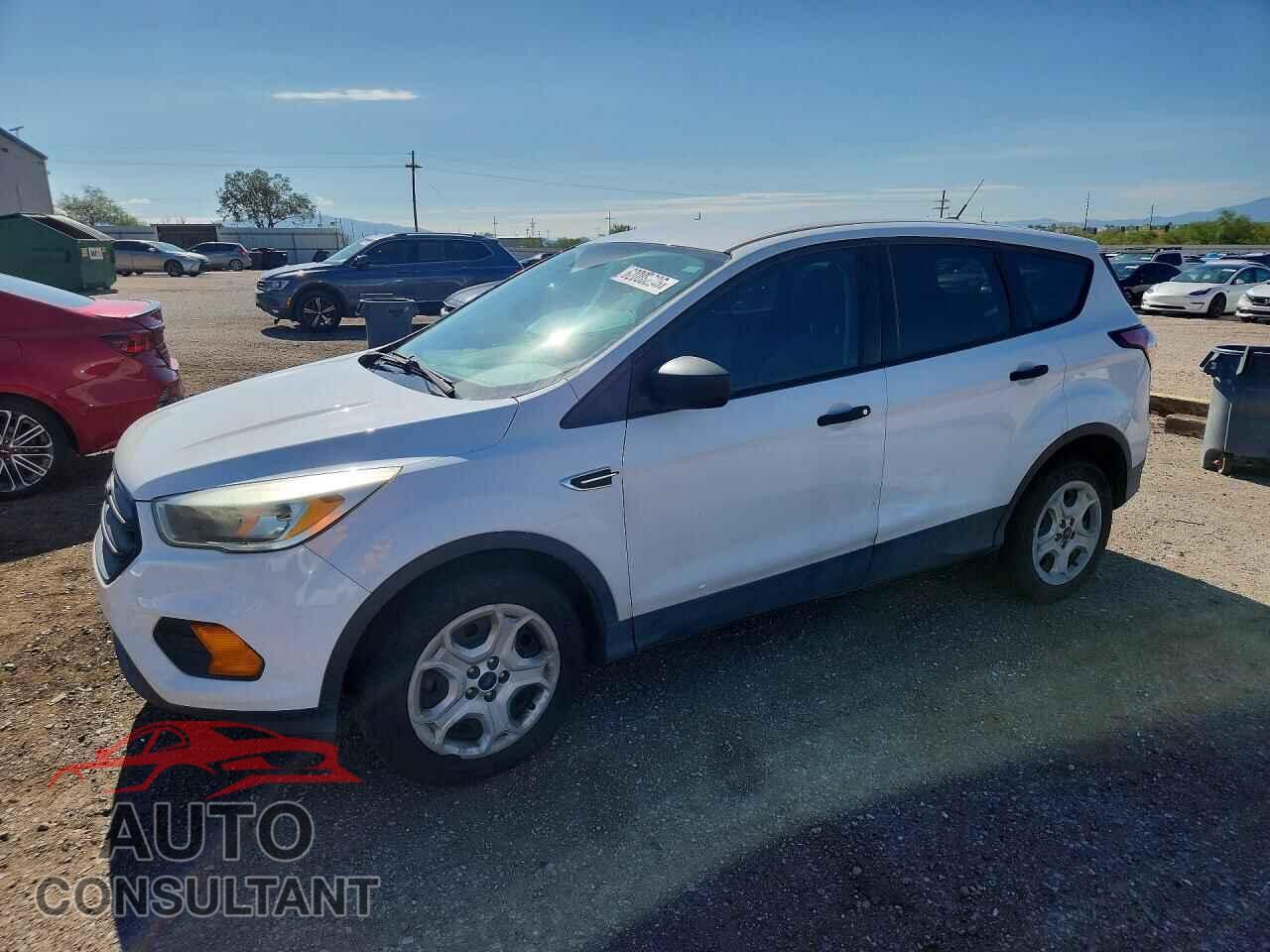 FORD ESCAPE 2017 - 1FMCU0F75HUB89816