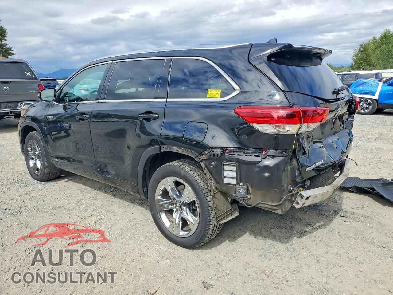 TOYOTA HIGHLANDER 2018 - 5TDDGRFH3JS044894
