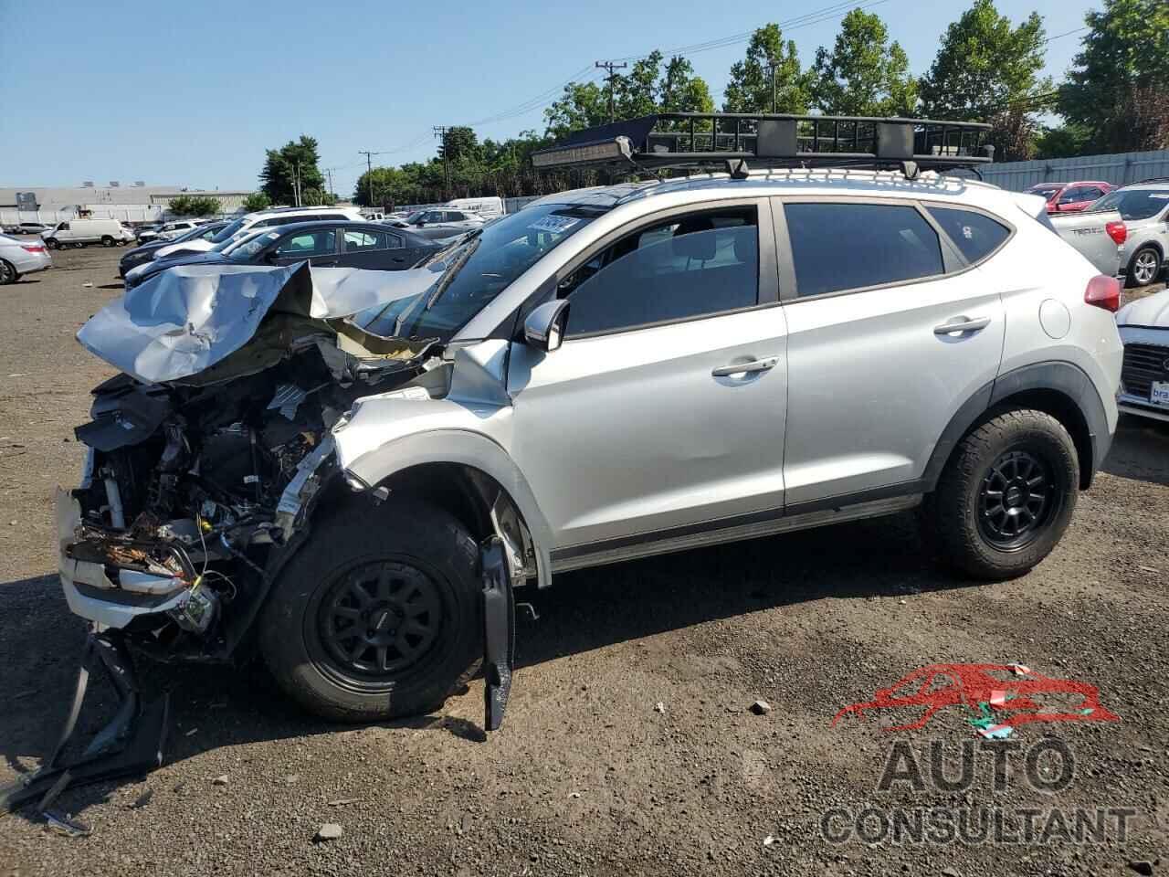 HYUNDAI TUCSON 2017 - KM8J3CA48HU512376