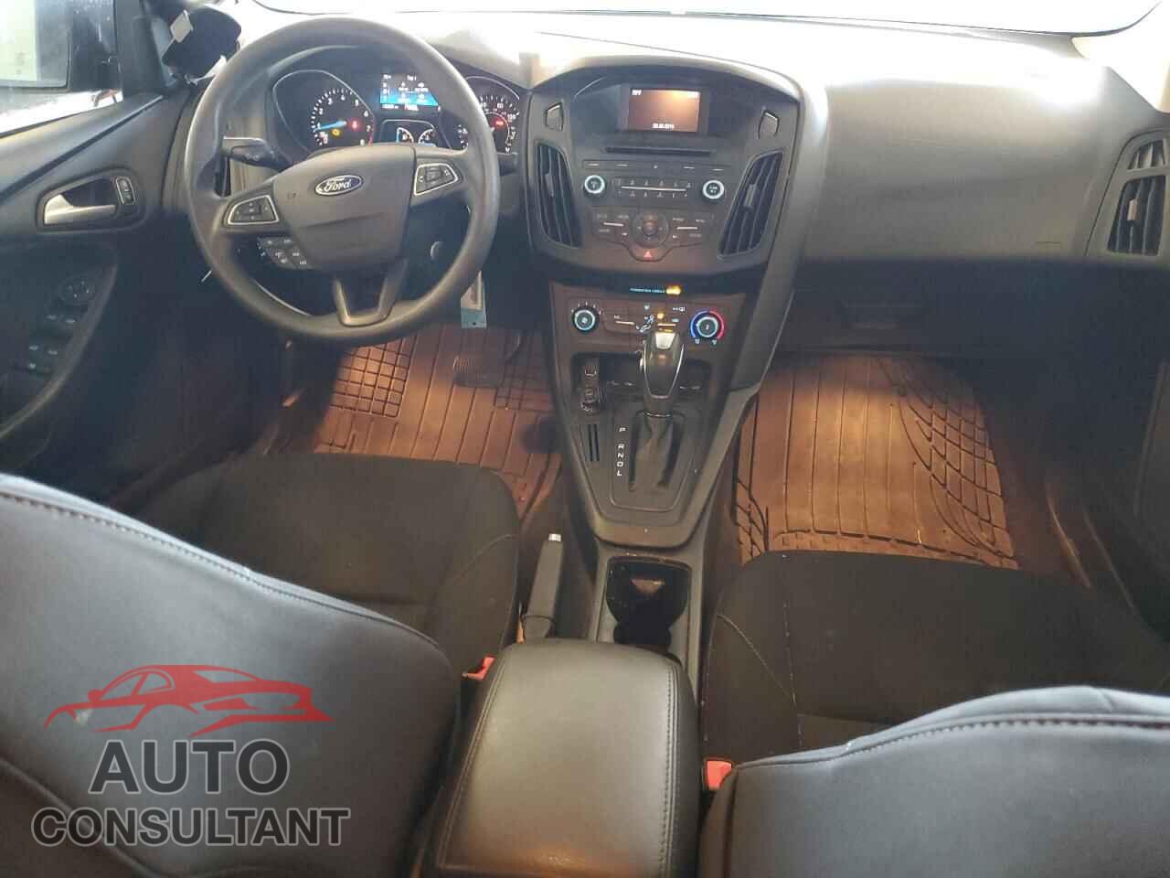 FORD FOCUS 2015 - 1FADP3F22FL288043