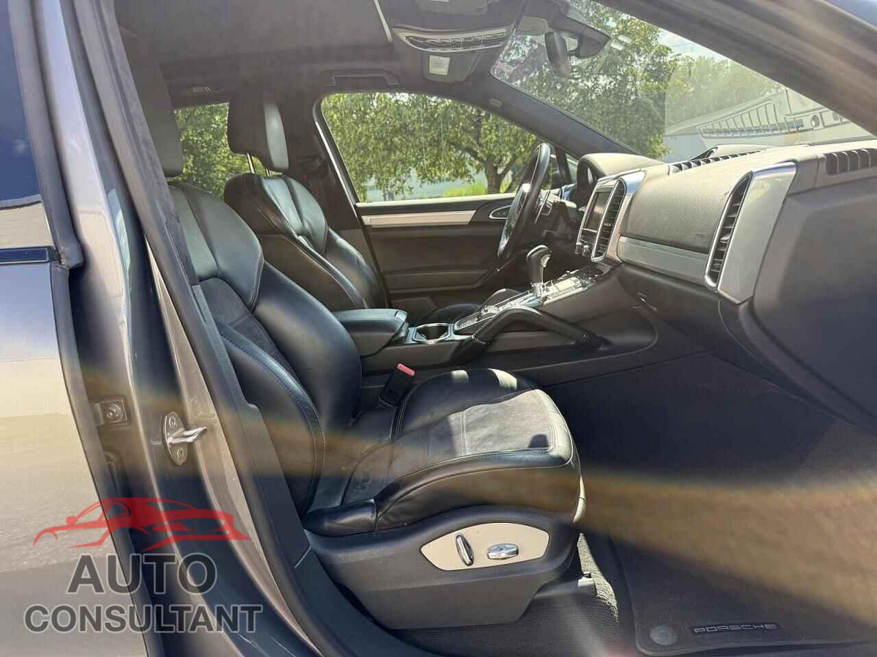 PORSCHE CAYENNE 2013 - WP1AD2A20DLA78351