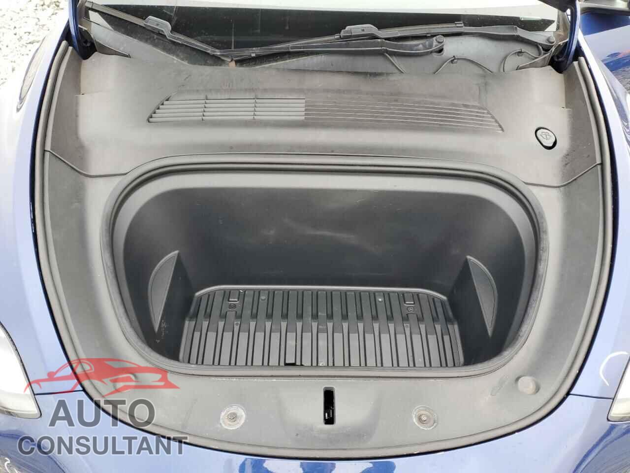 TESLA MODEL Y 2020 - 5YJYGDEE5LF044771