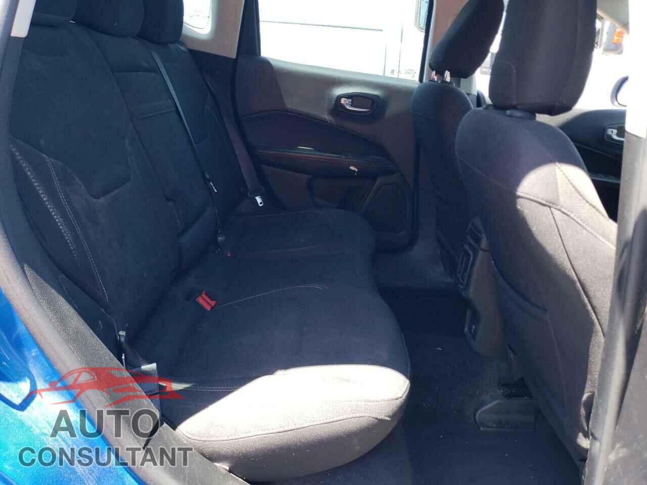 JEEP COMPASS 2018 - 3C4NJCAB9JT211397
