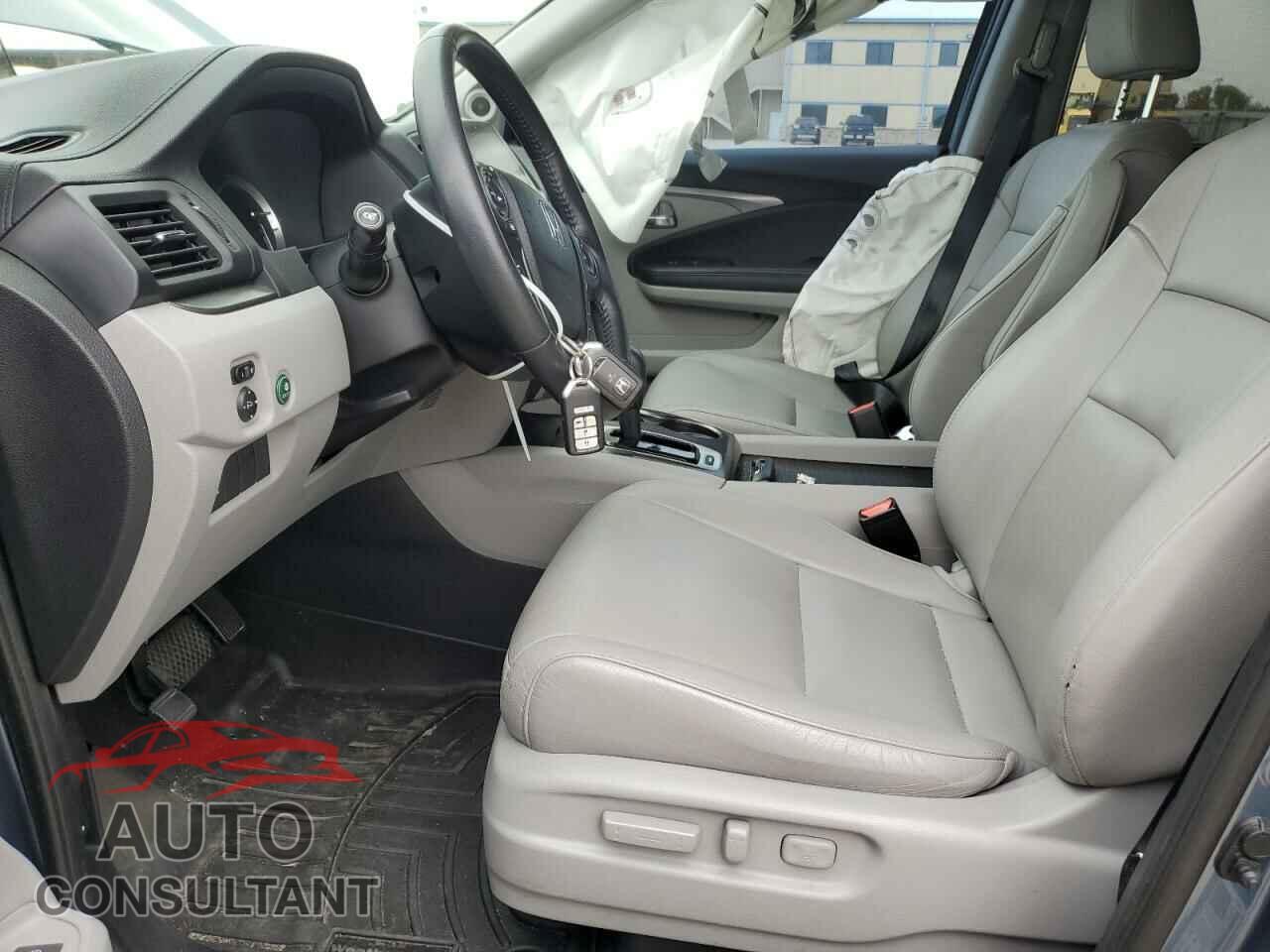 HONDA PILOT 2017 - 5FNYF5H83HB003626