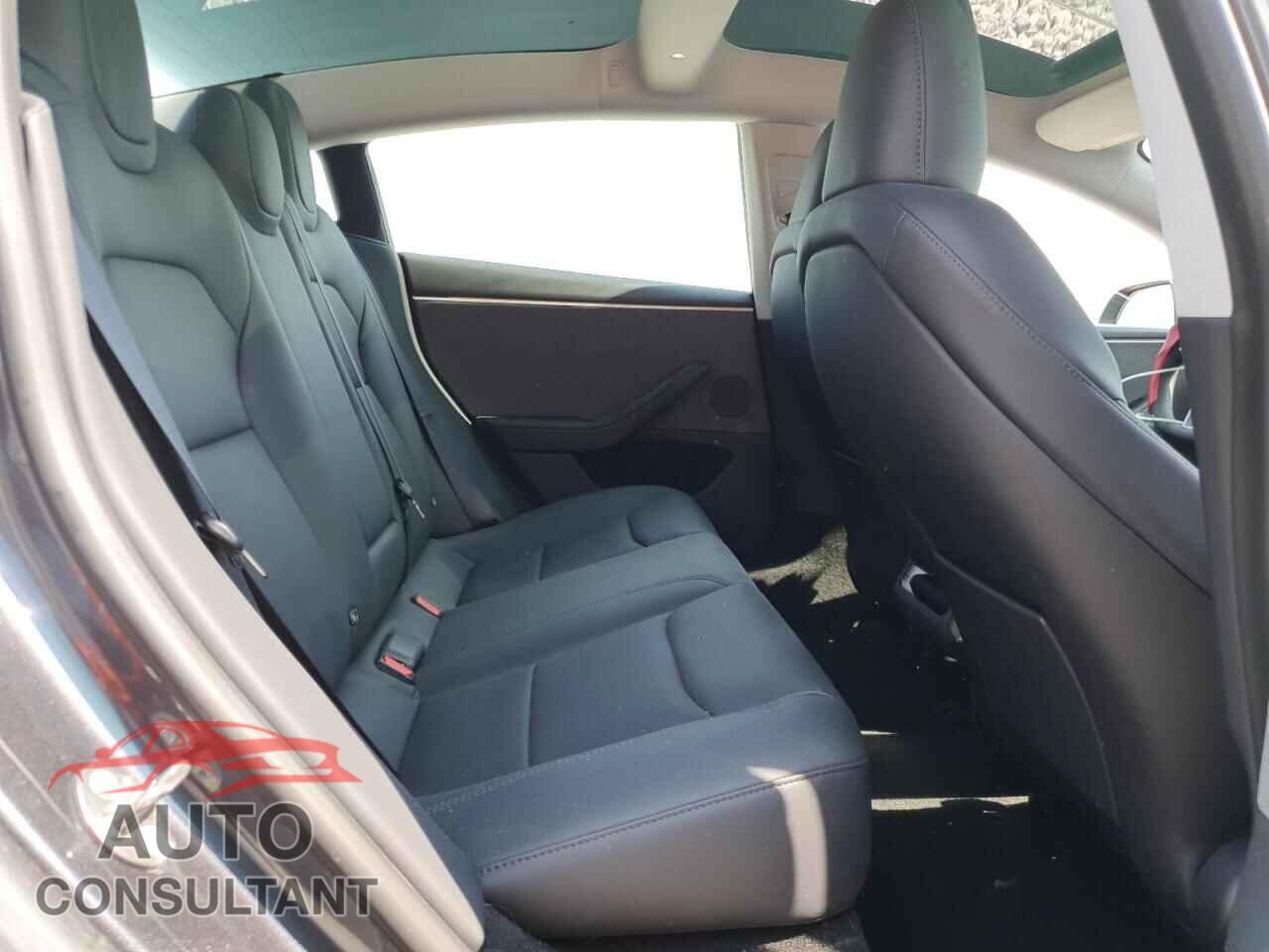 TESLA MODEL 3 2024 - 5YJ3E1EA2RF847557