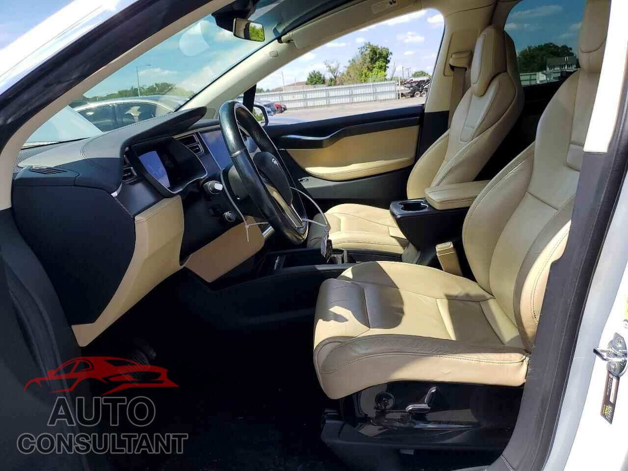 TESLA MODEL X 2016 - 5YJXCBE21GF016554