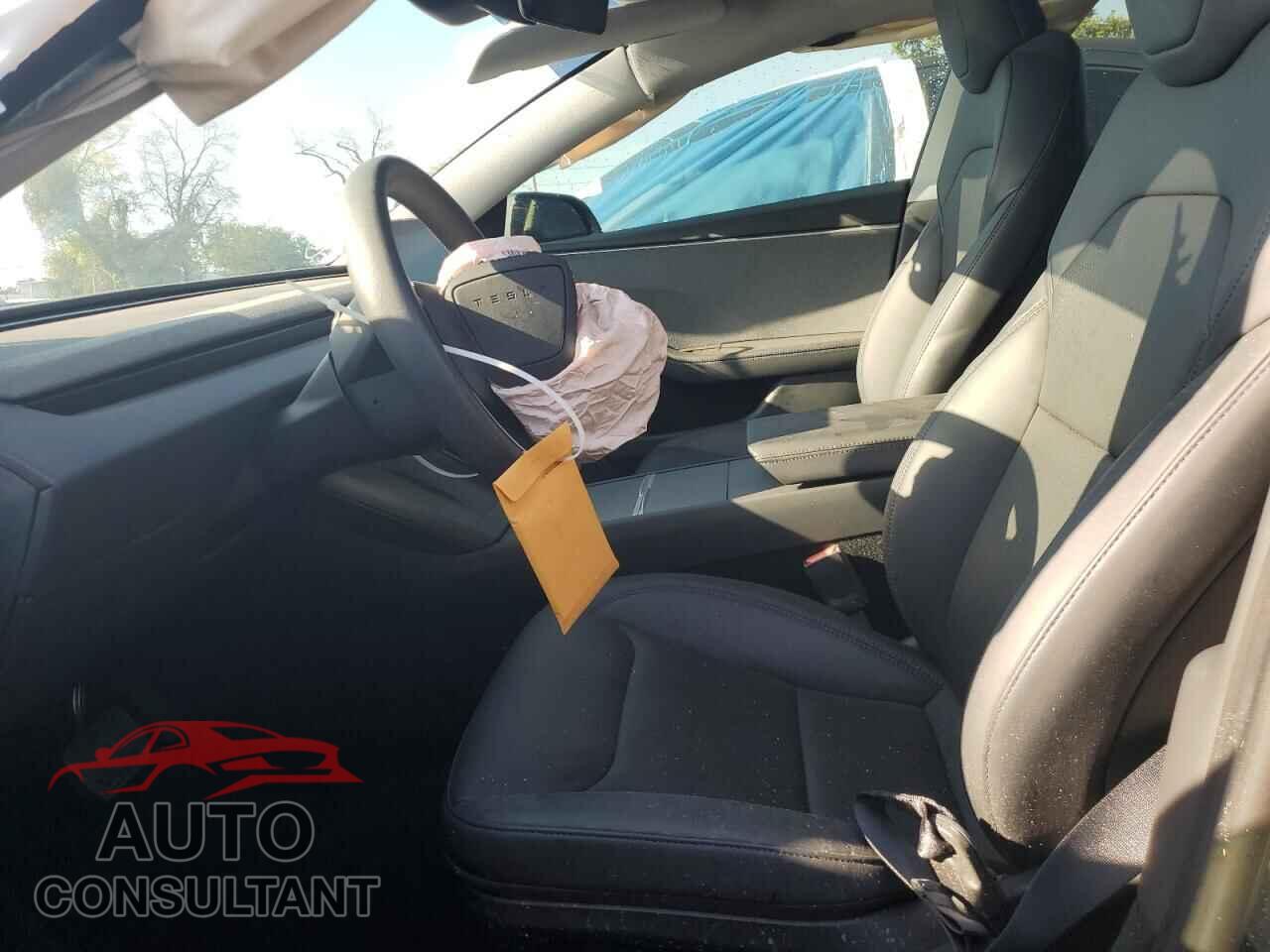 TESLA MODEL 3 2024 - 5YJ3E1EA1RF823377