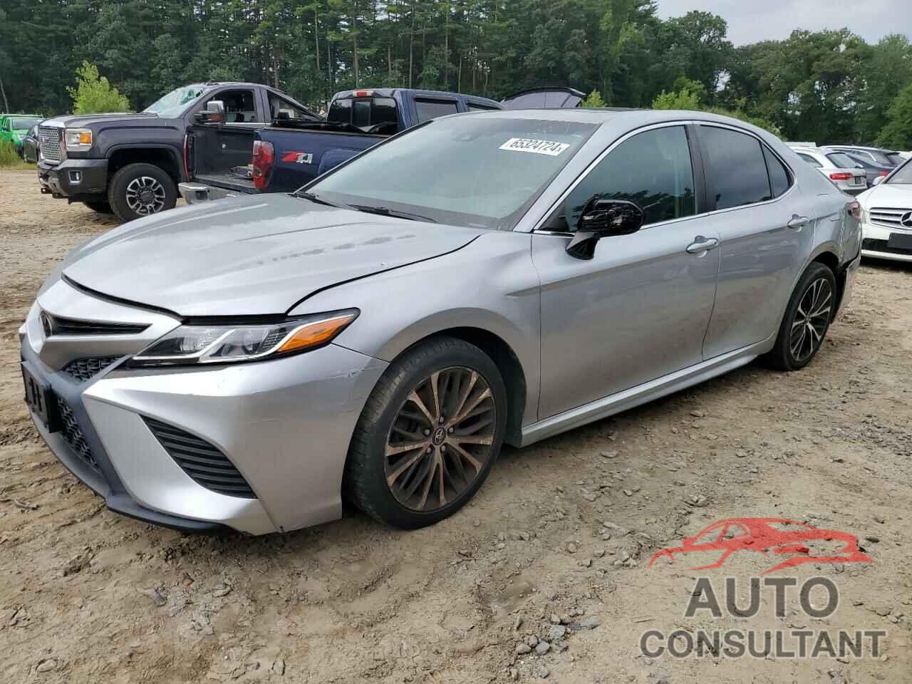 TOYOTA CAMRY 2018 - 4T1B11HK1JU562402