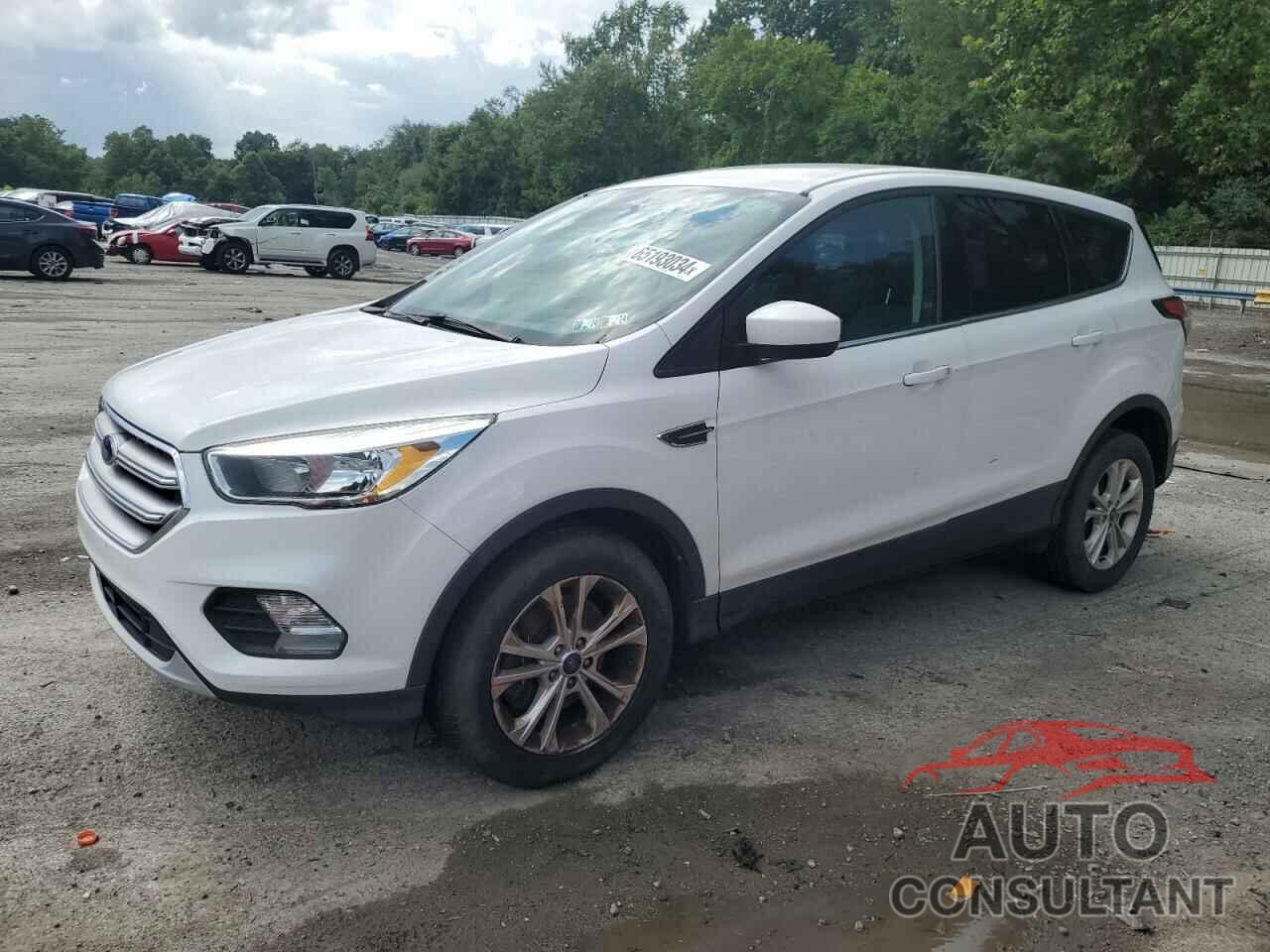 FORD ESCAPE 2017 - 1FMCU9GD5HUC27991