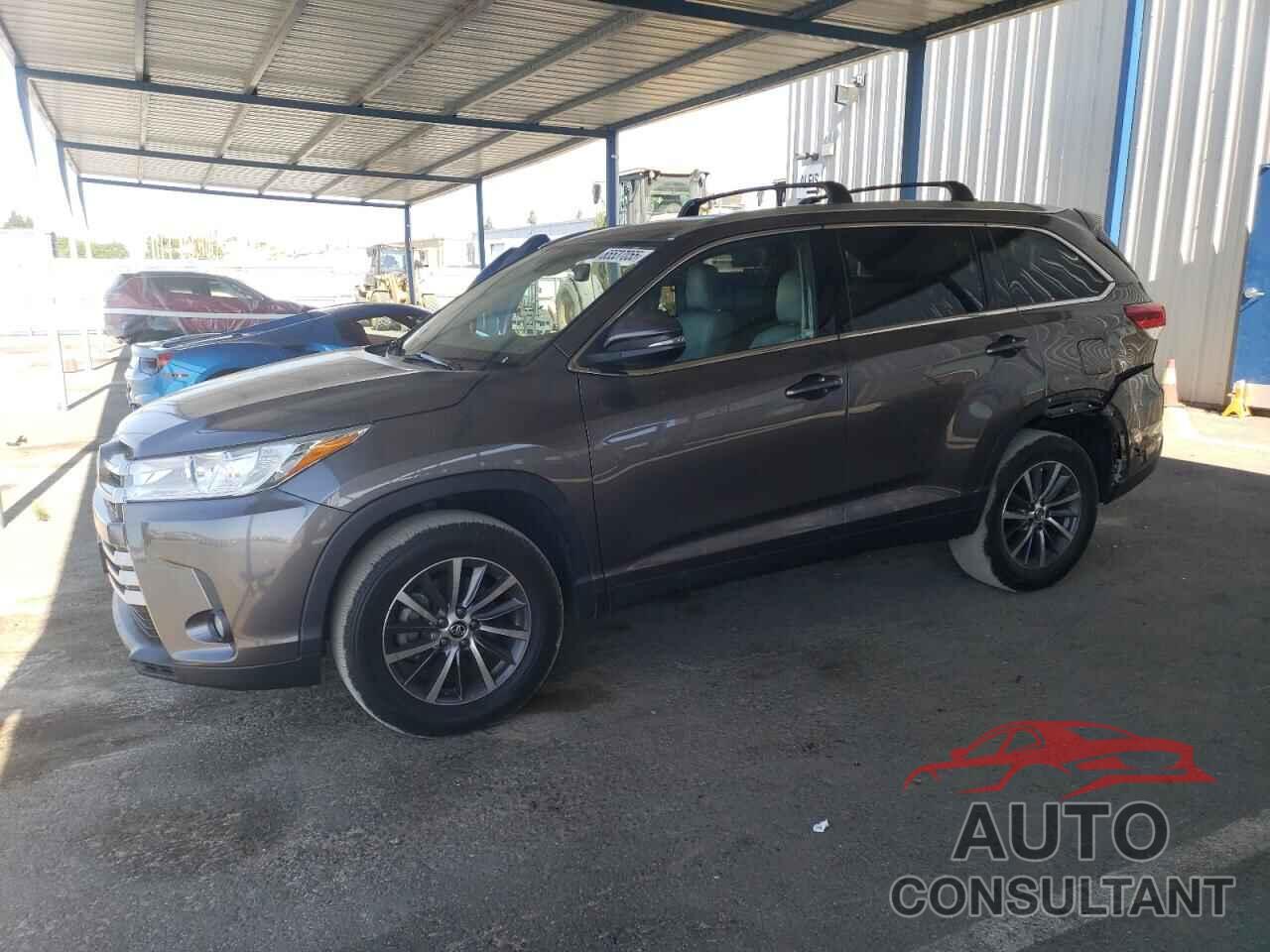 TOYOTA HIGHLANDER 2019 - 5TDKZRFH1KS555300