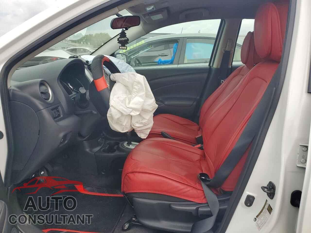 NISSAN VERSA 2019 - 3N1CN7AP3KL879084