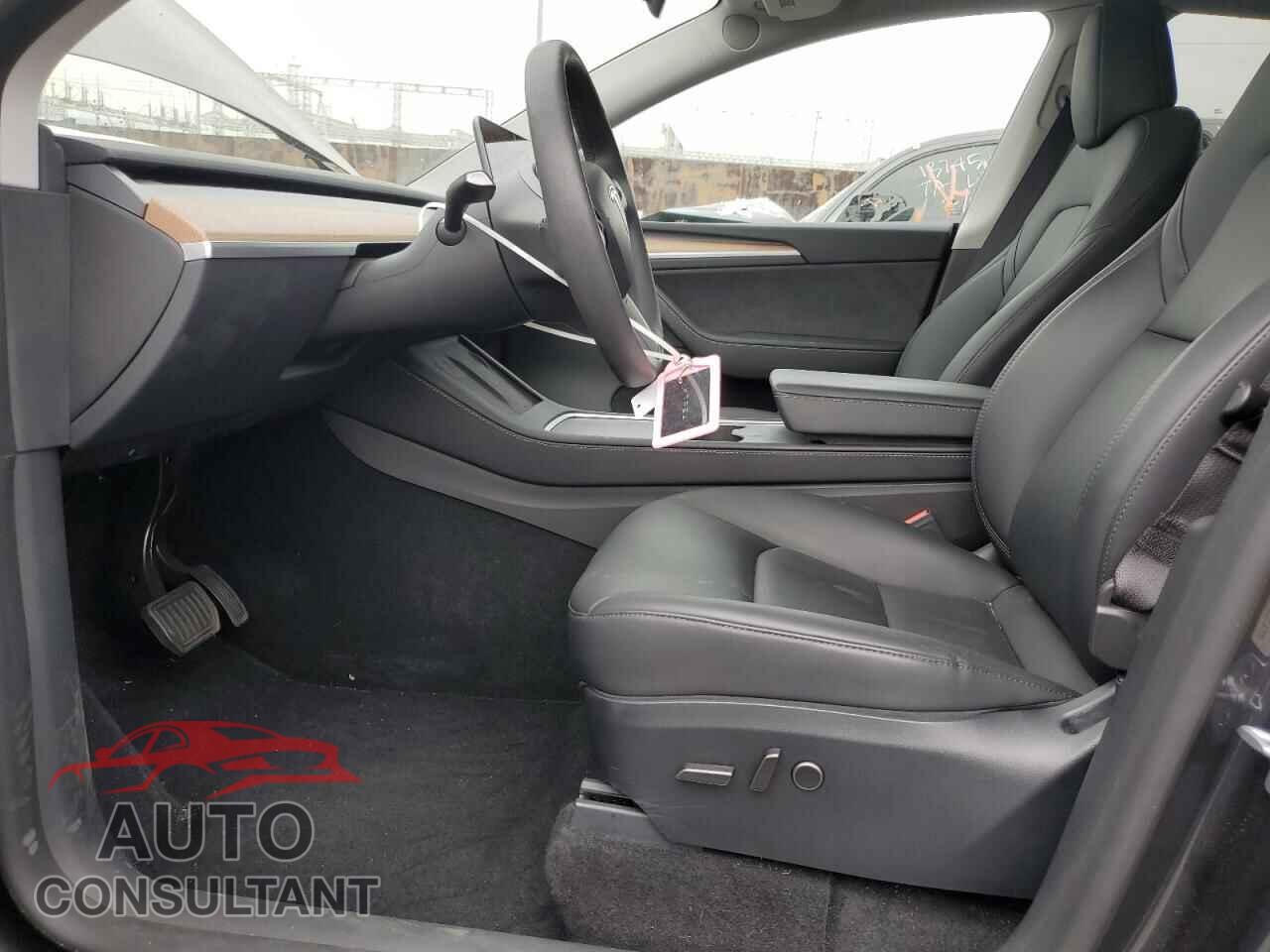 TESLA MODEL Y 2024 - 7SAYGDEE3RA222105