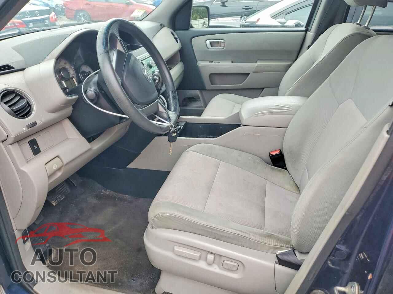 HONDA PILOT 2011 - 5FNYF4H49BB032112