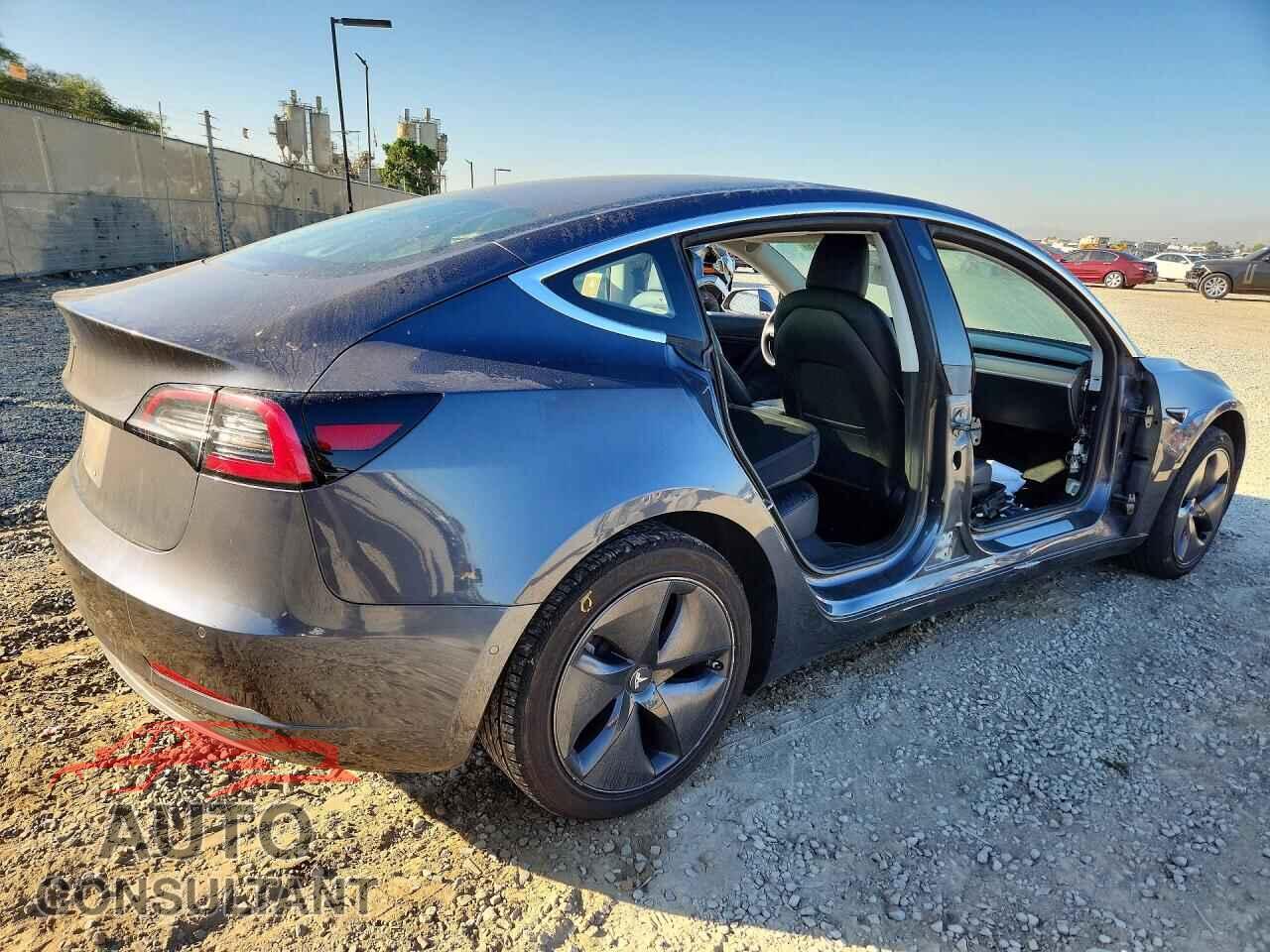 TESLA MODEL 3 2018 - 5YJ3E1EA7JF157808