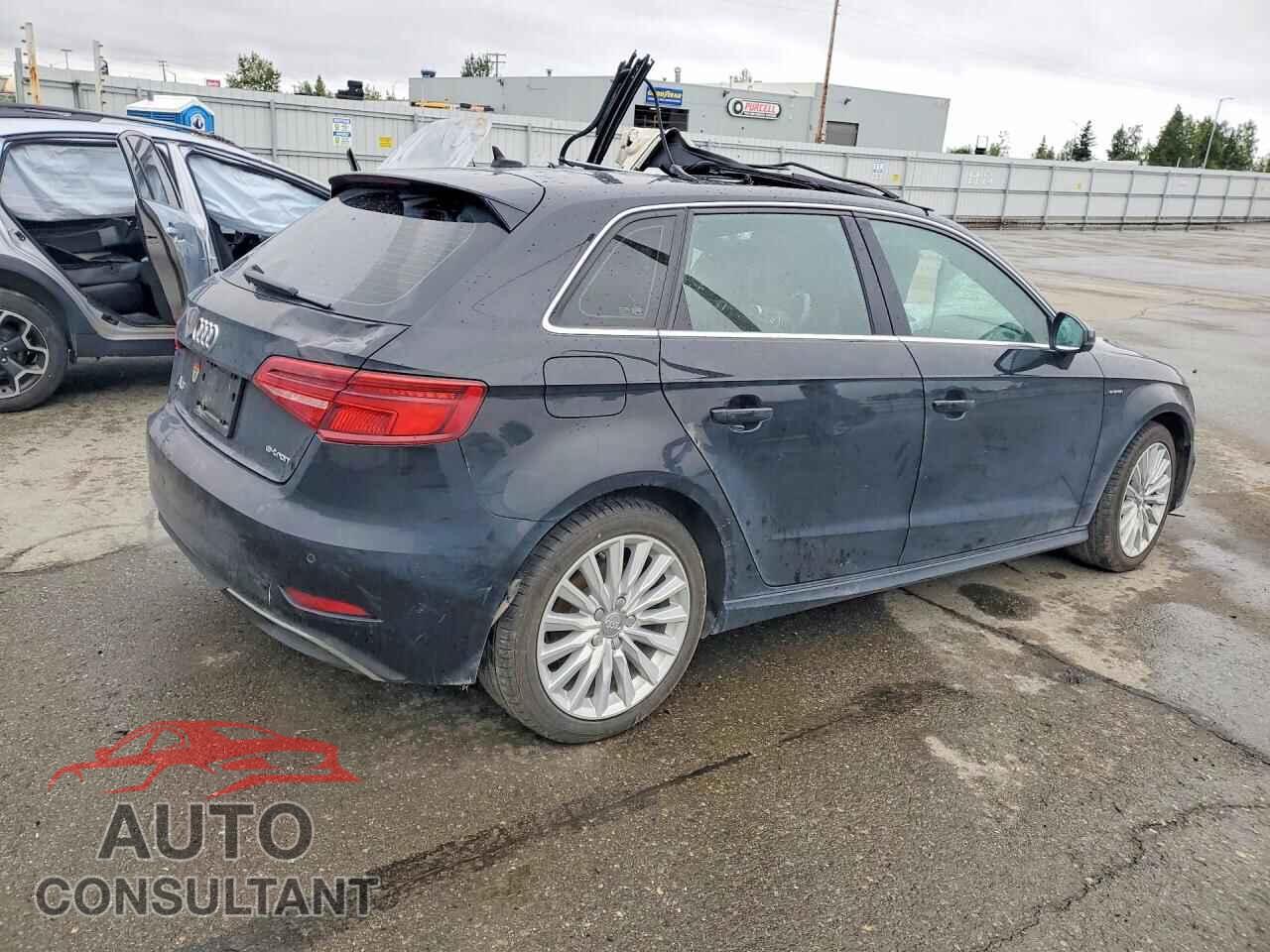 AUDI A3 2017 - WAUTPBFFXHA044073
