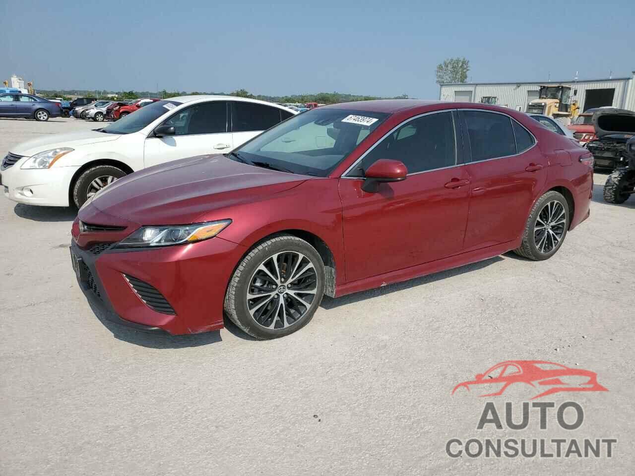 TOYOTA CAMRY 2018 - 4T1B11HK9JU645088