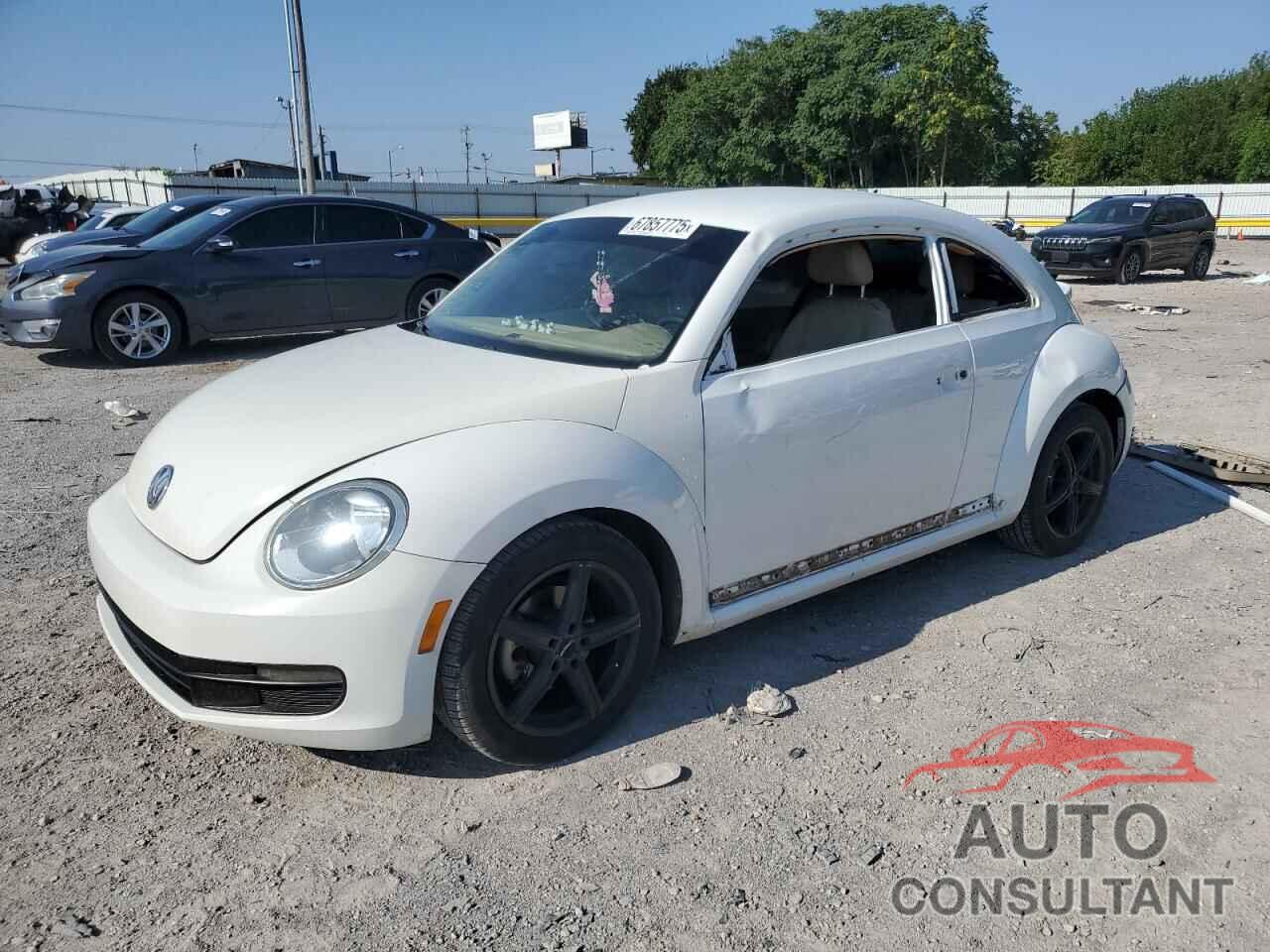 VOLKSWAGEN BEETLE 2013 - 3VWJX7AT7DM608163