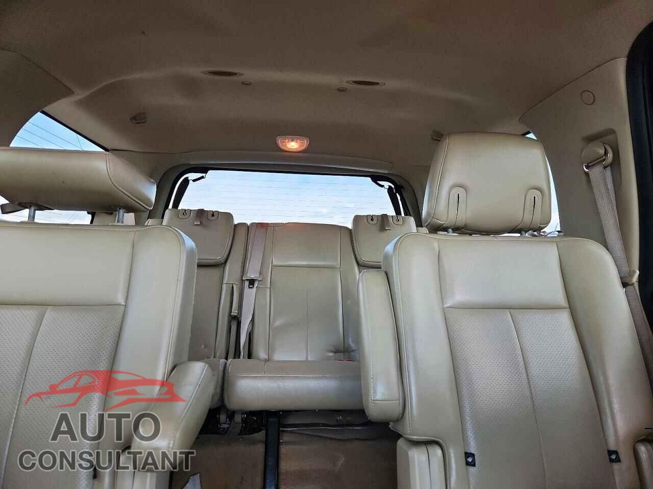 FORD EXPEDITION 2011 - 1FMJU1H53BEF50082