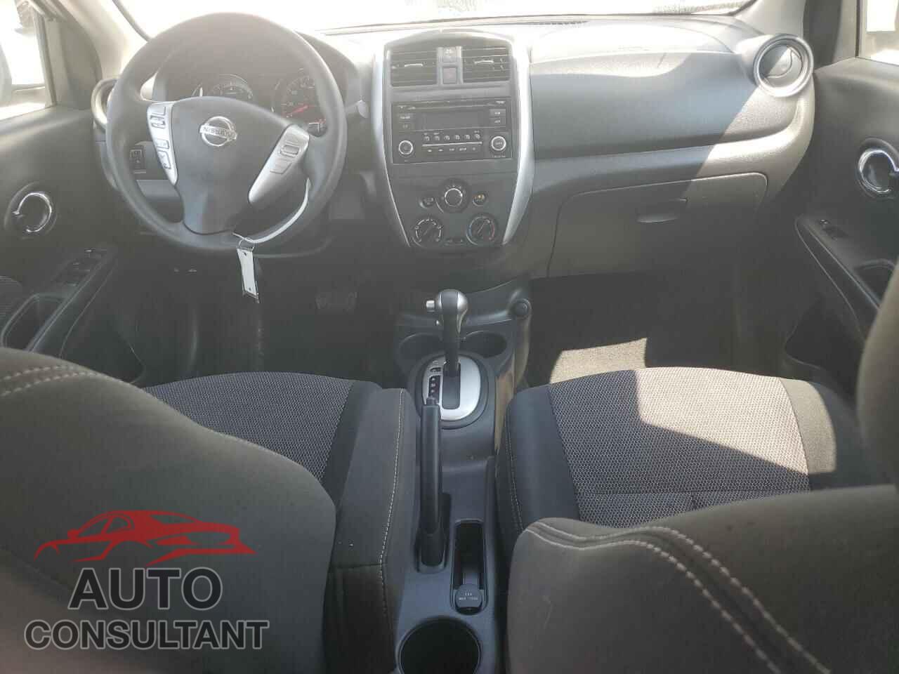 NISSAN VERSA 2018 - 3N1CN7AP1JK409429