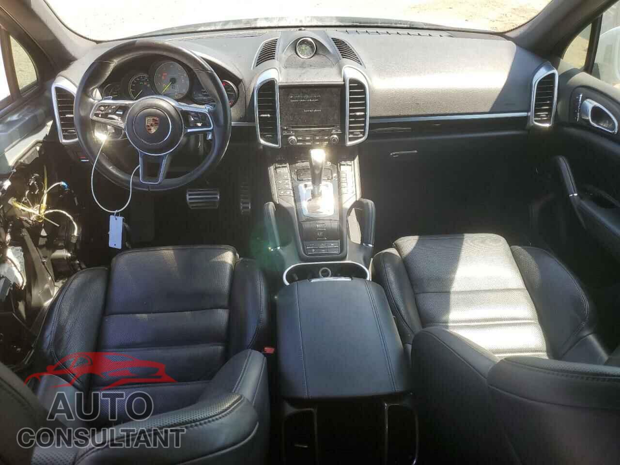 PORSCHE CAYENNE 2018 - WP1AE2A28JLA72452