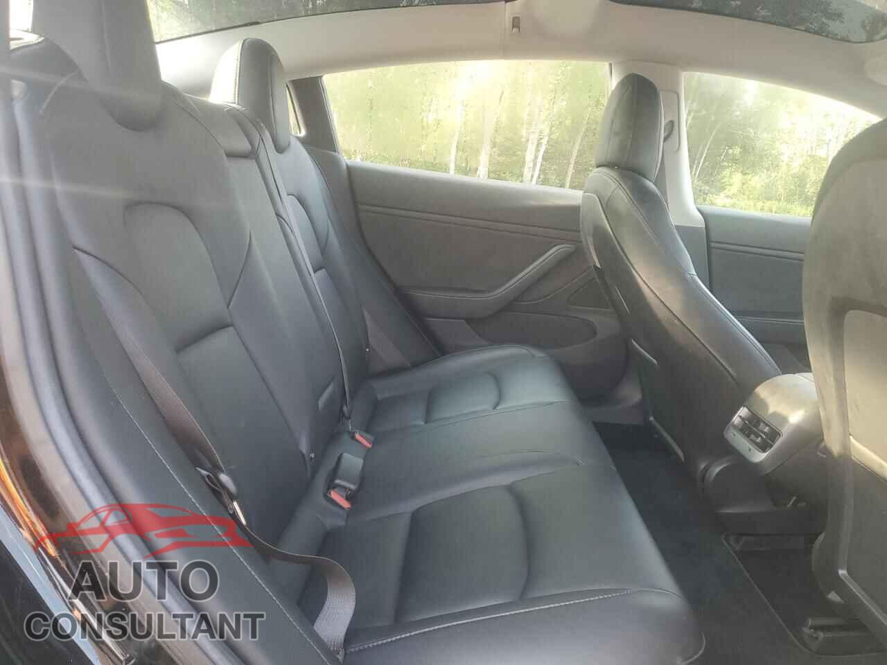 TESLA MODEL 3 2018 - 5YJ3E1EA0JF028647
