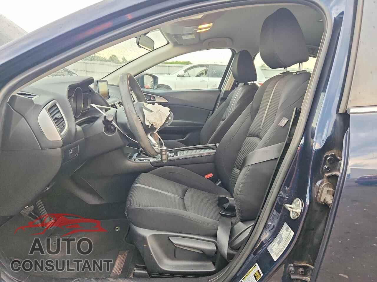 MAZDA 3 2017 - 3MZBN1U73HM112935