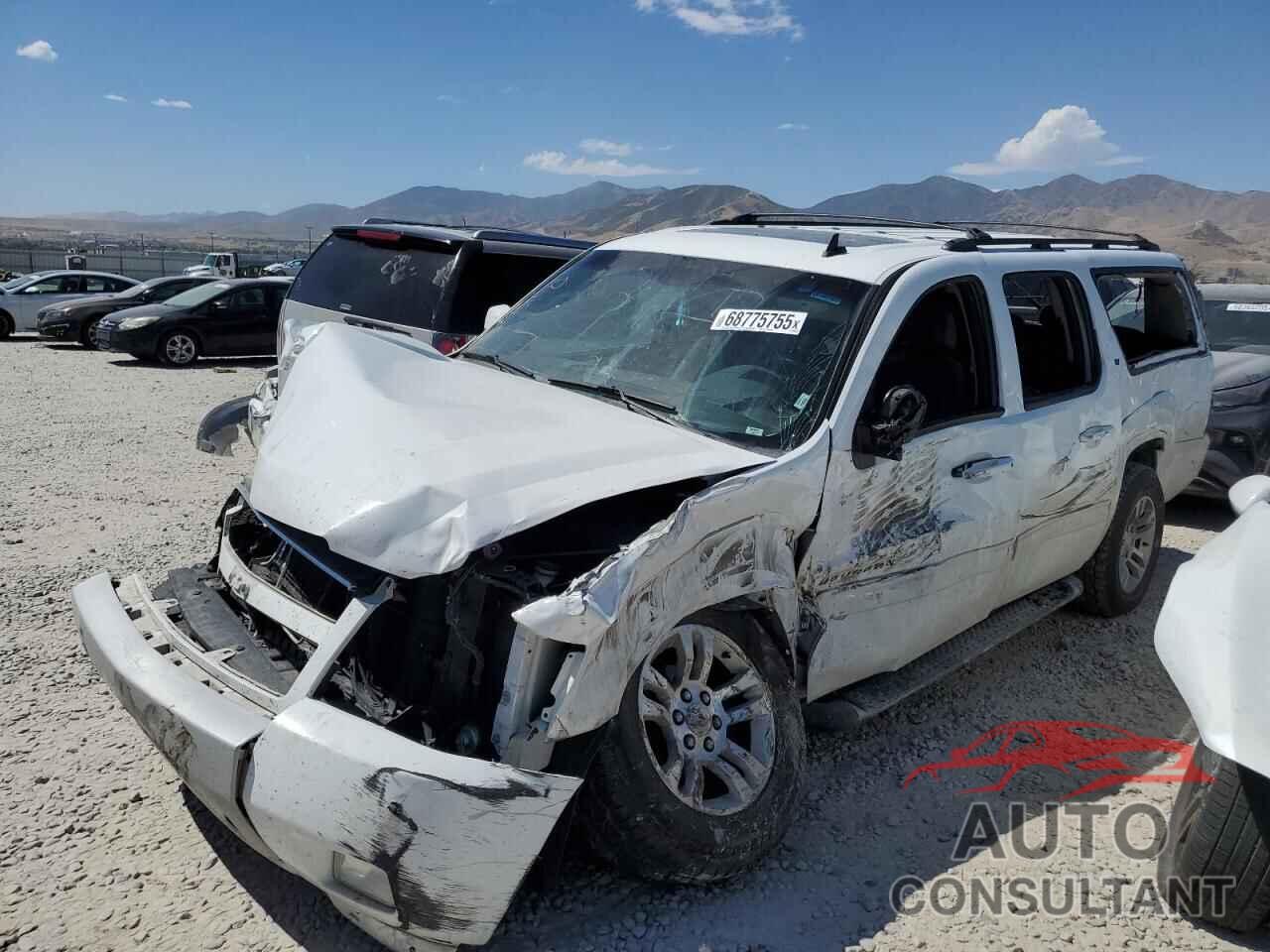 CHEVROLET SUBURBAN 2010 - 1GNUKJE32AR147865
