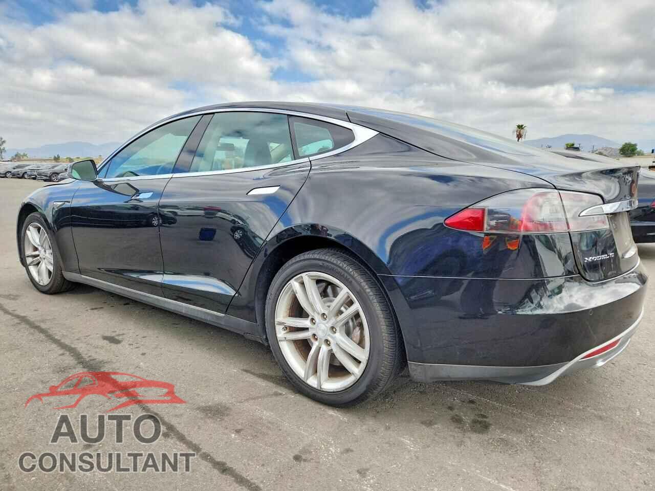 TESLA MODEL S 2013 - 5YJSA1CN2DFP28025