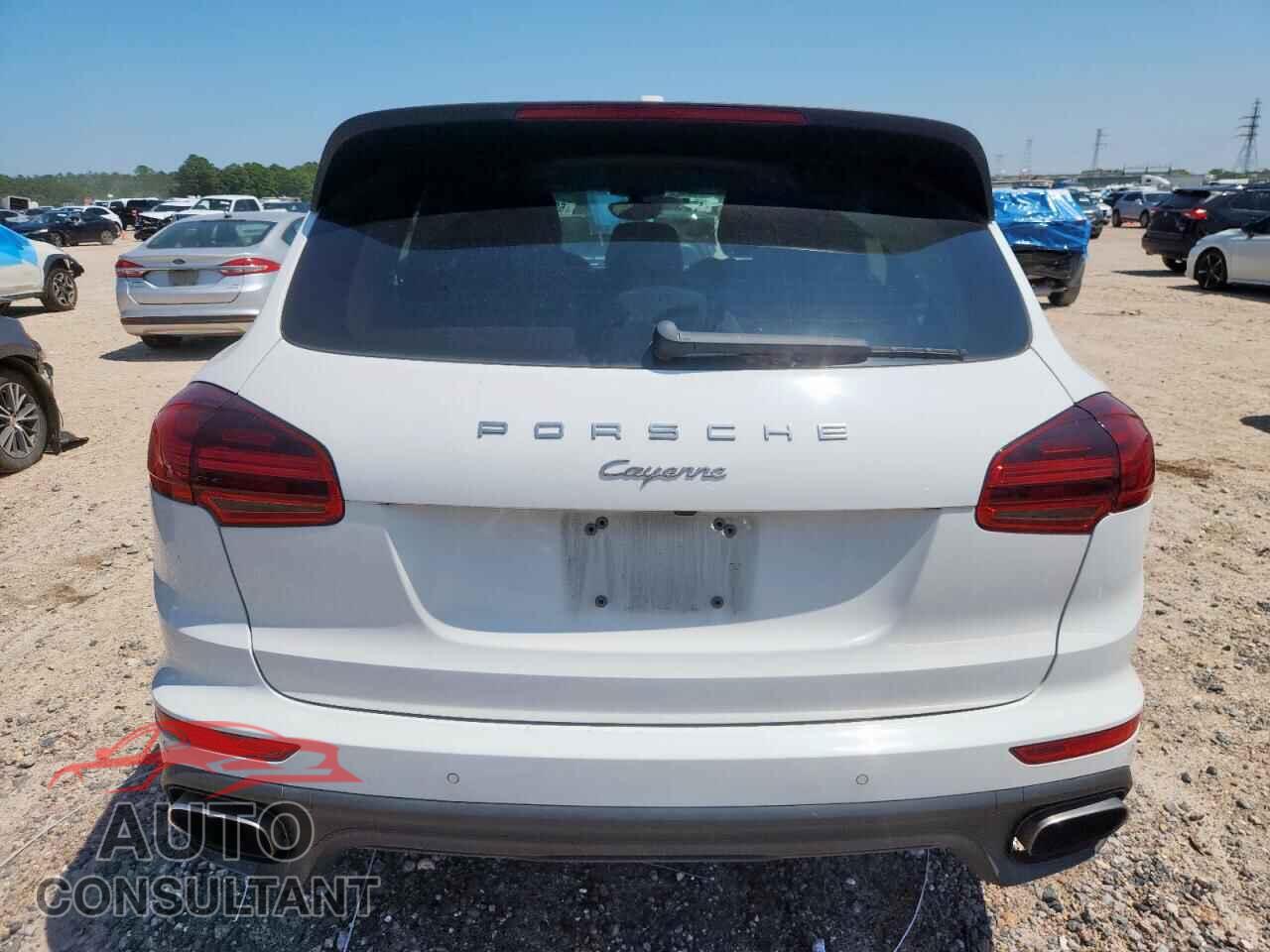 PORSCHE CAYENNE 2018 - WP1AA2A23JKA04545