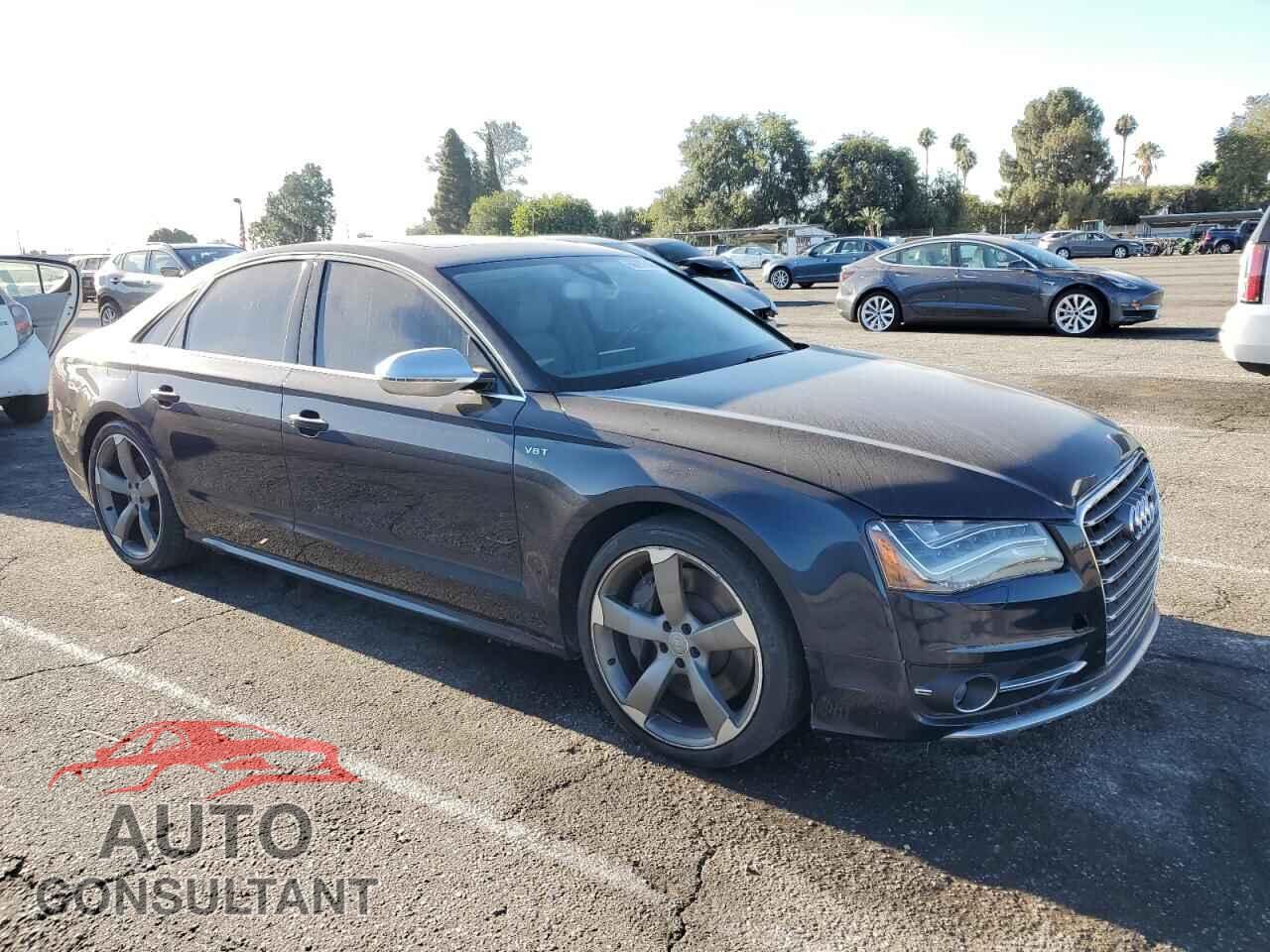 AUDI S8 2013 - WAUD2AFD0DN015678