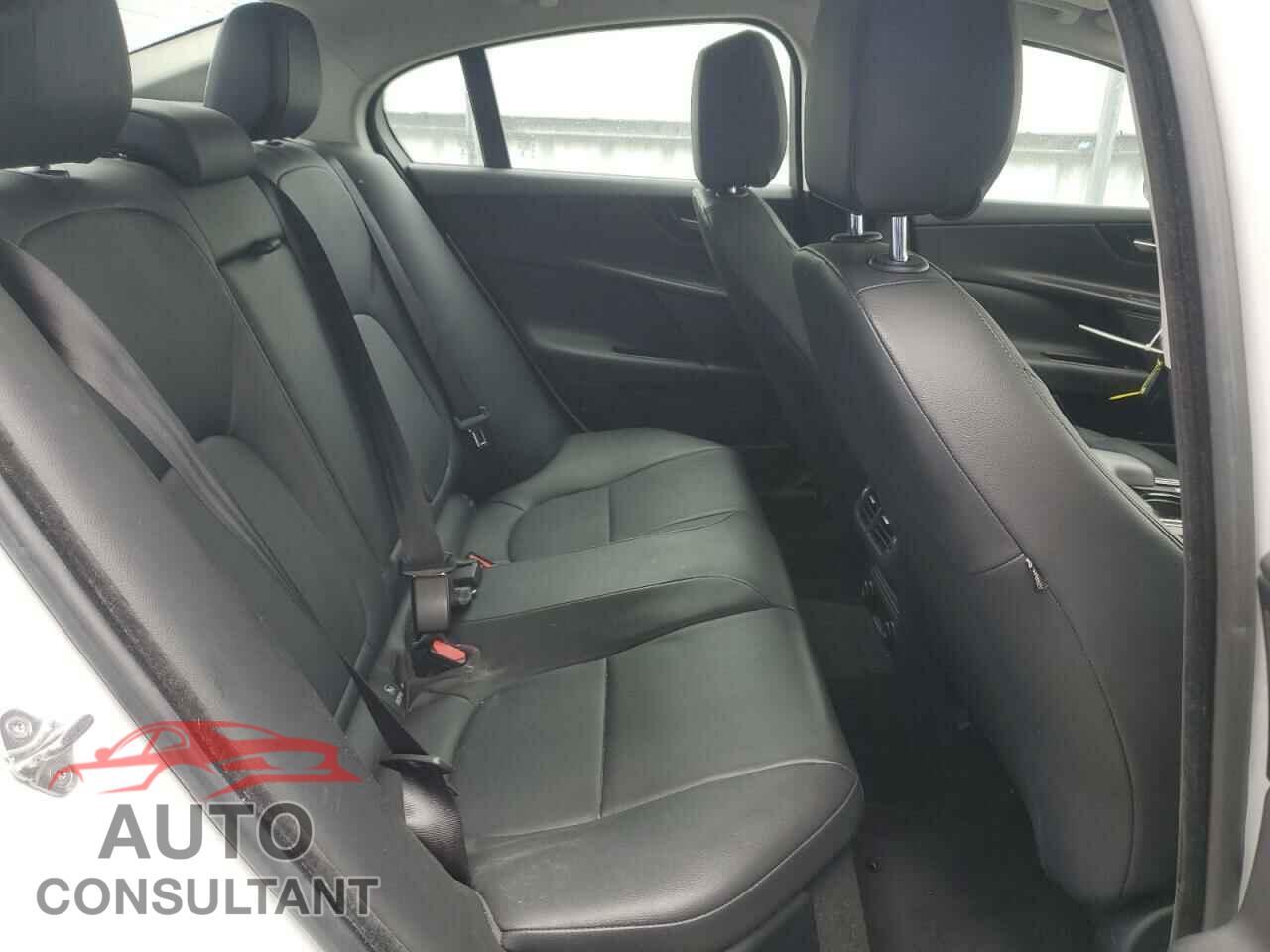 JAGUAR XE 2017 - SAJAR4BG0HA950264