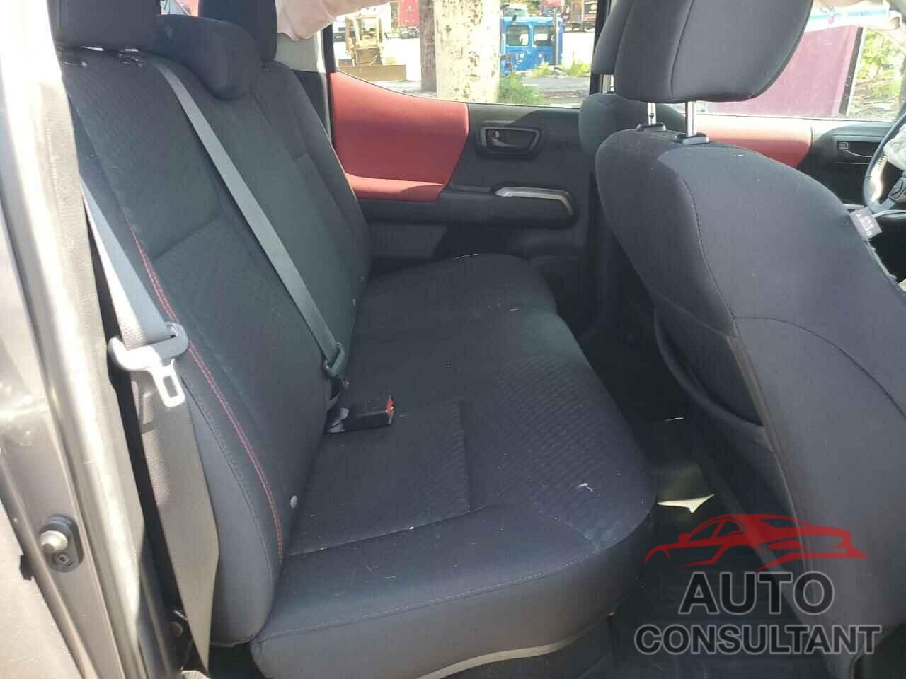 TOYOTA TACOMA 2022 - 3TYAX5GN8NT044349