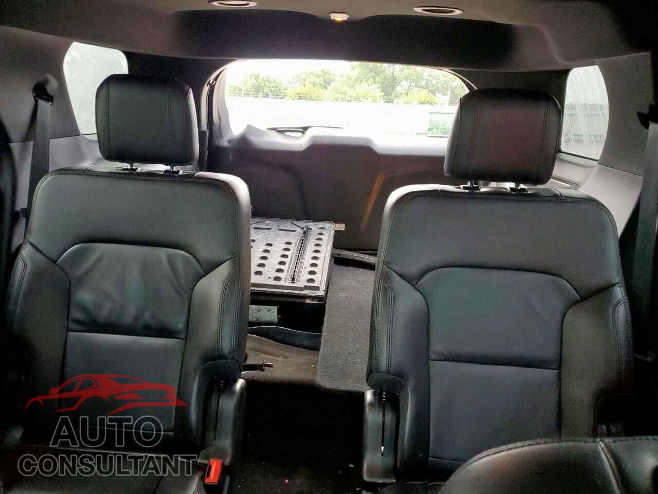 FORD EXPLORER 2018 - 1FM5K7D80JGA79053