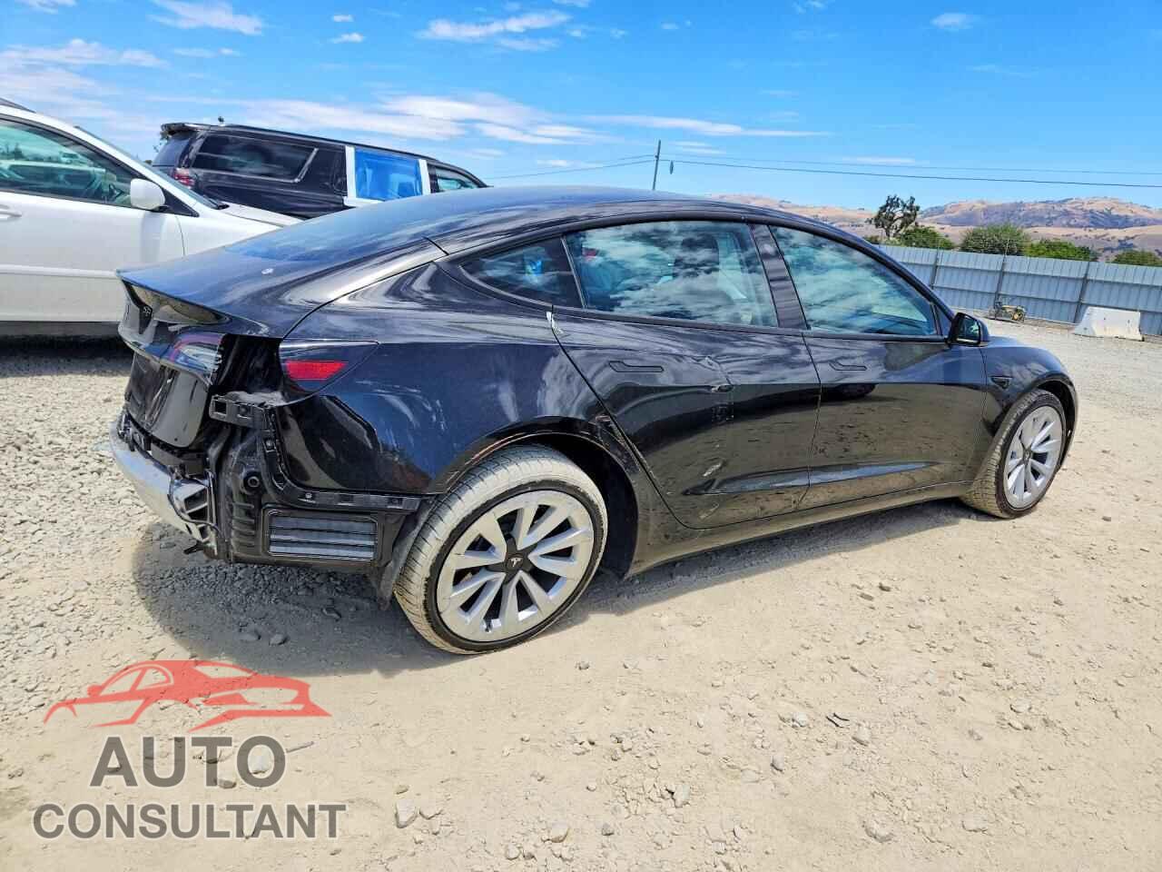 TESLA MODEL 3 2021 - 5YJ3E1EA5MF084037