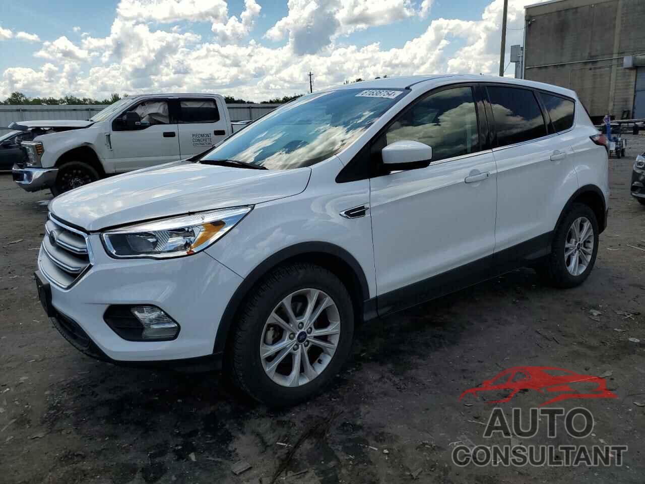 FORD ESCAPE 2017 - 1FMCU0GD8HUD15302